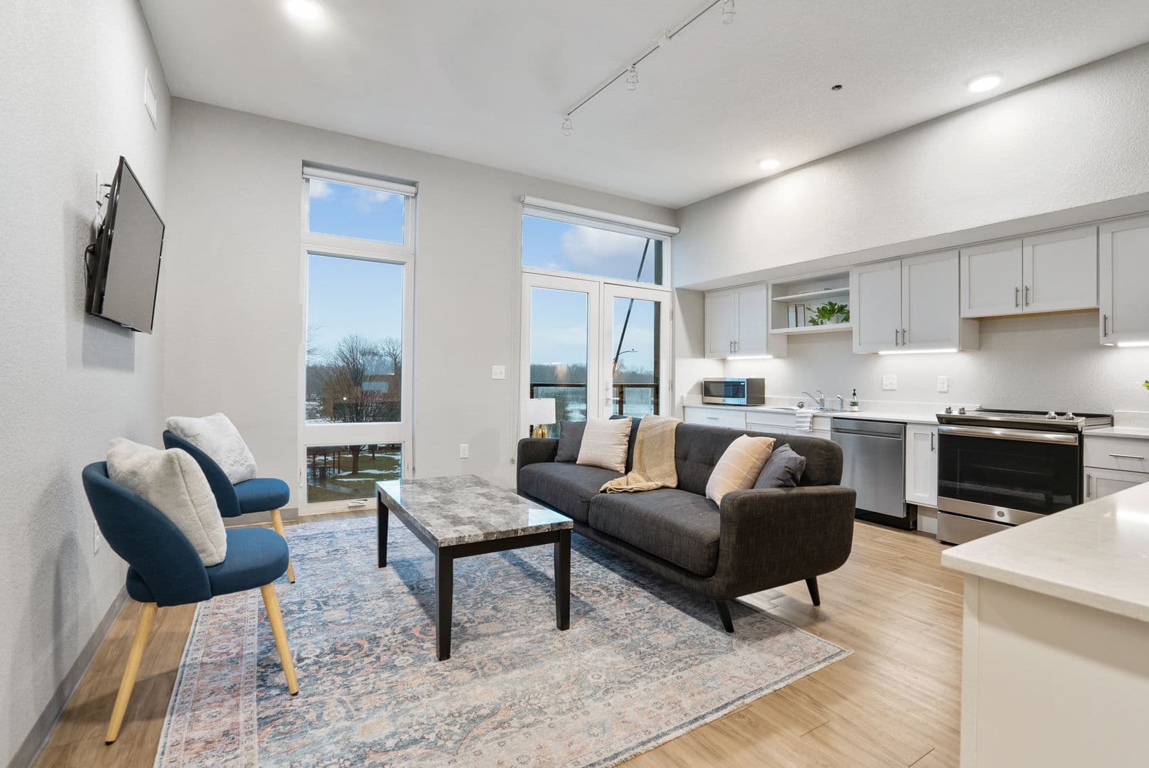 Cedar Falls Apartment: 200 W 1st St