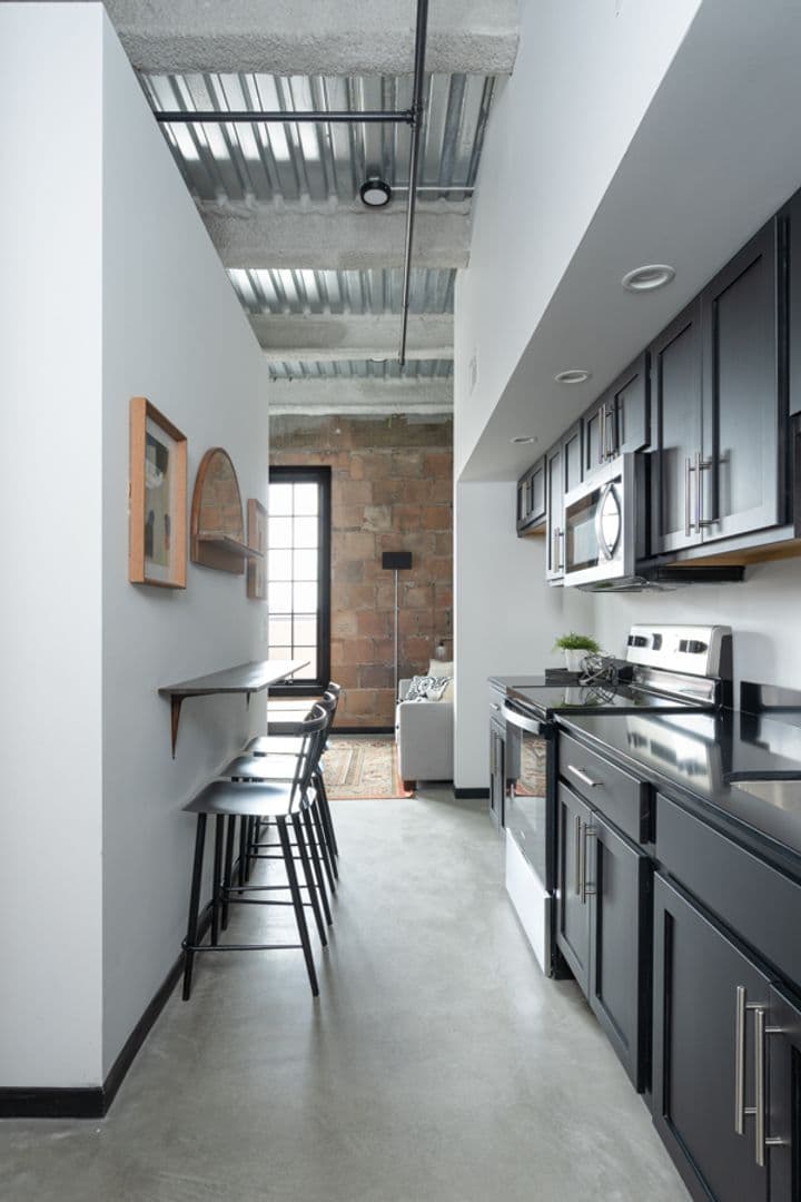 Waterloo Apartment: 325 E Park Avenue
