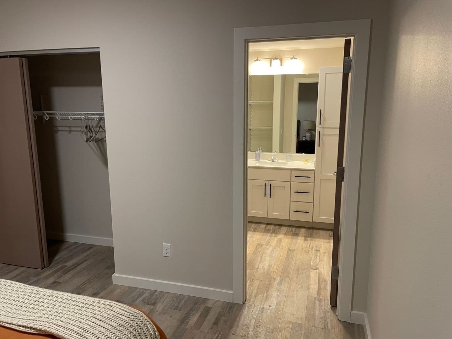 Decorah Apartment: 2336 Sweet Parkway Road