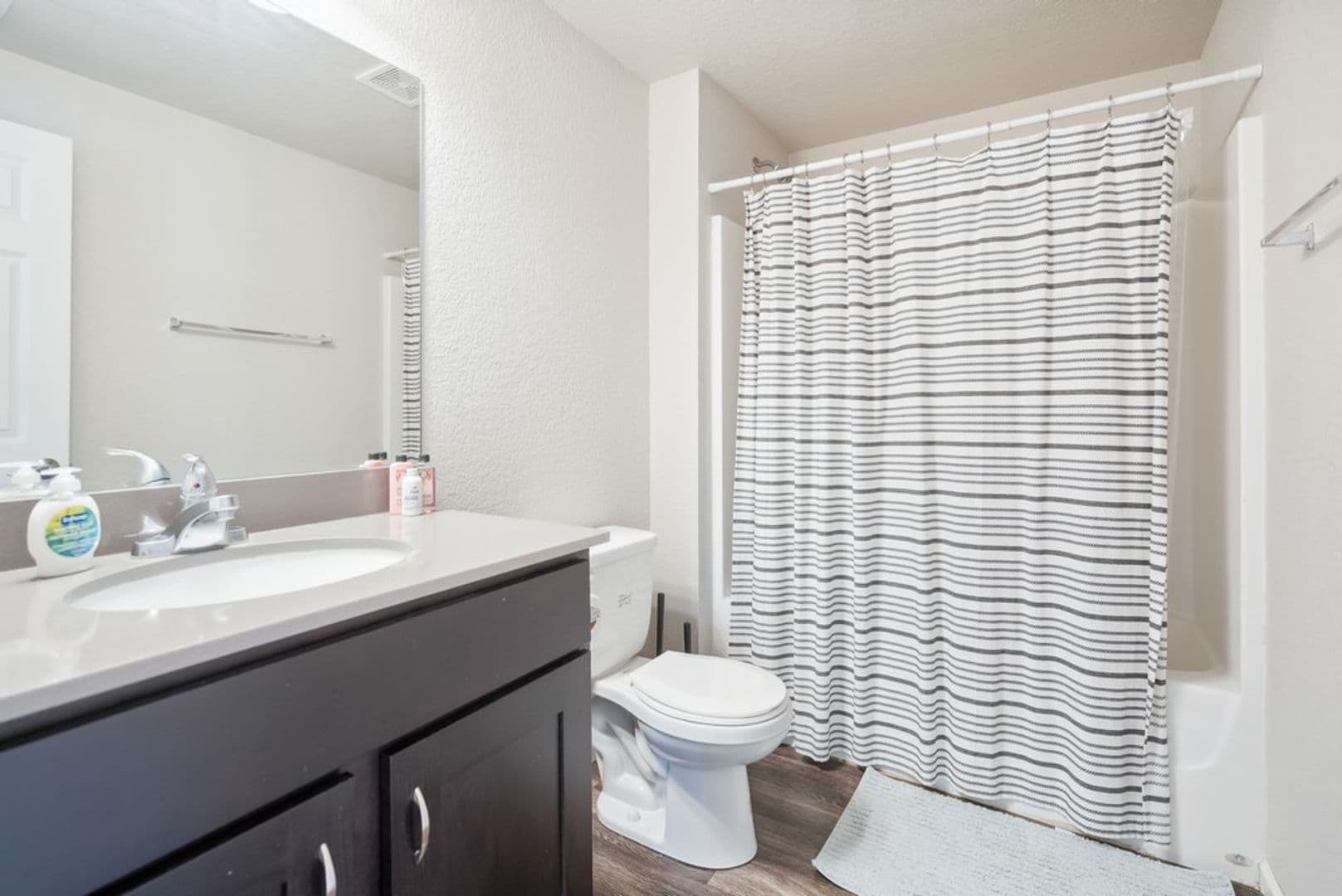 Cedar Falls Apartment: 1003 Bluegrass Cir