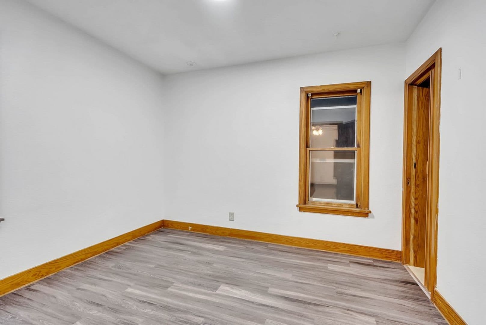 Cedar Falls House: 1115 W 11th St