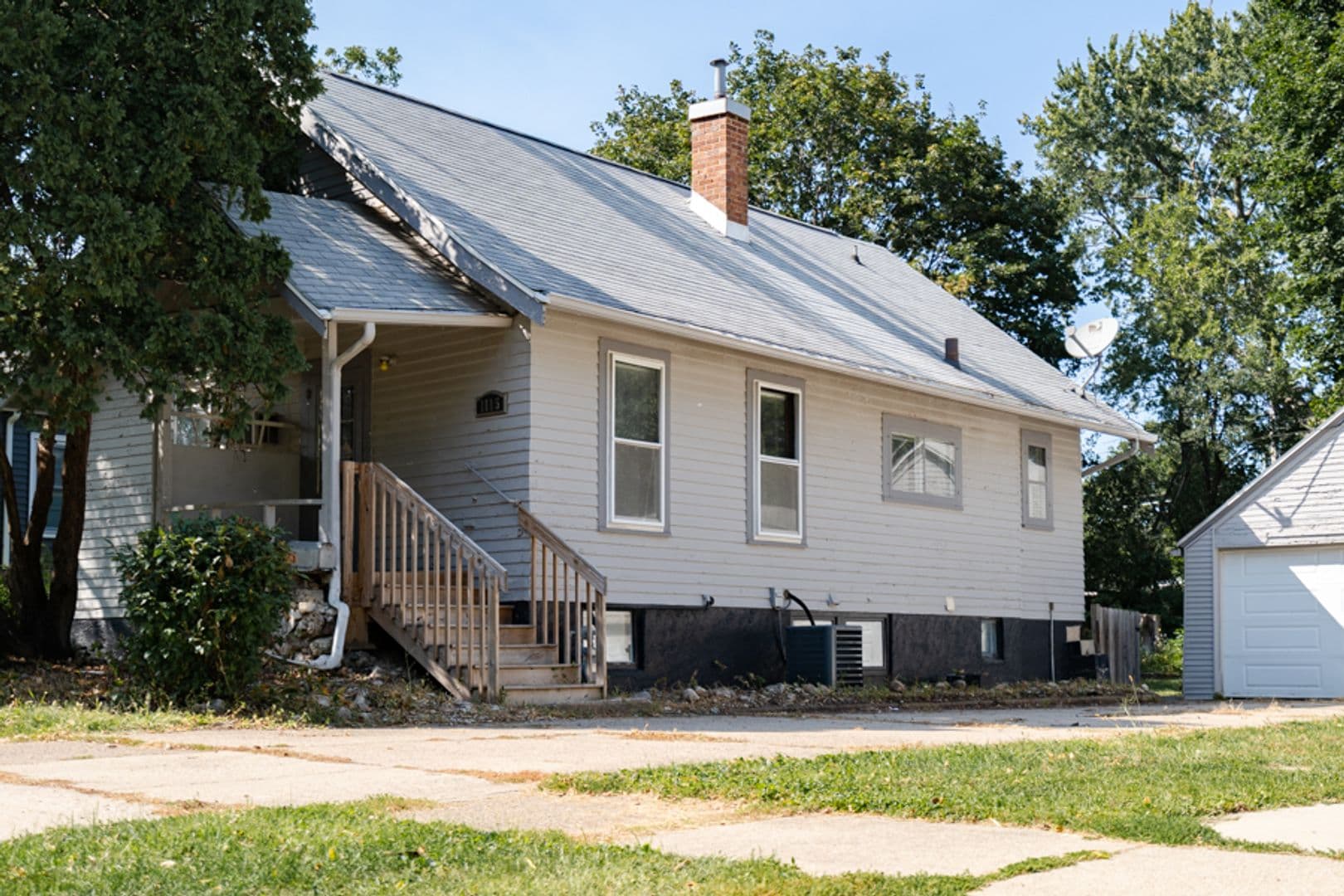 Cedar Falls House: 1115 W 11th St