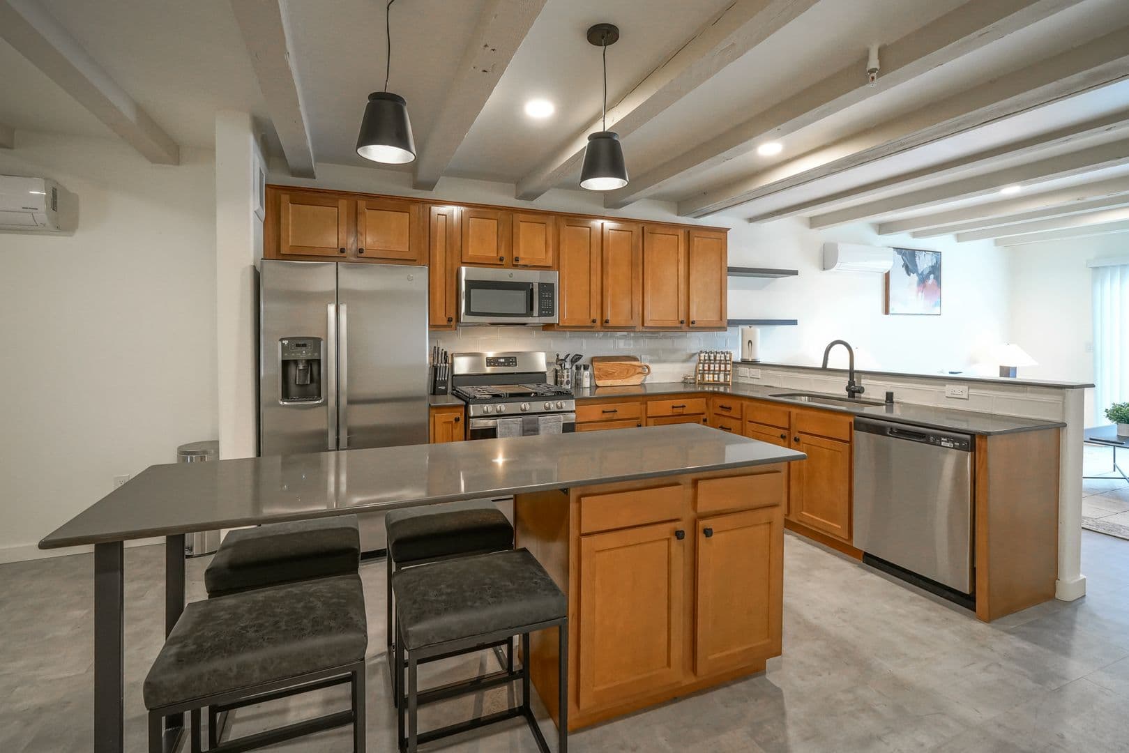 Albuquerque Apartment: 11930 Menaul BLVD NE