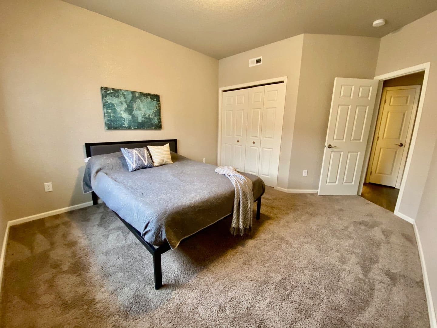 Waverly Apartment: 2123 4th Street SW
