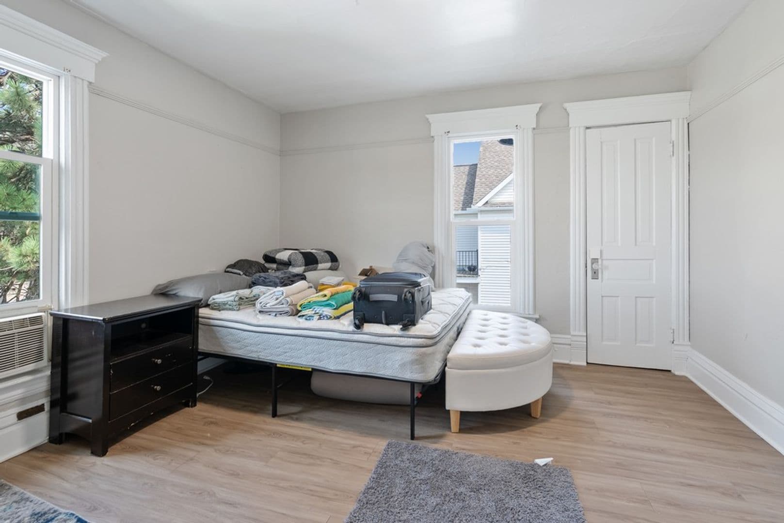 Cedar Falls Apartment: 2007 College St