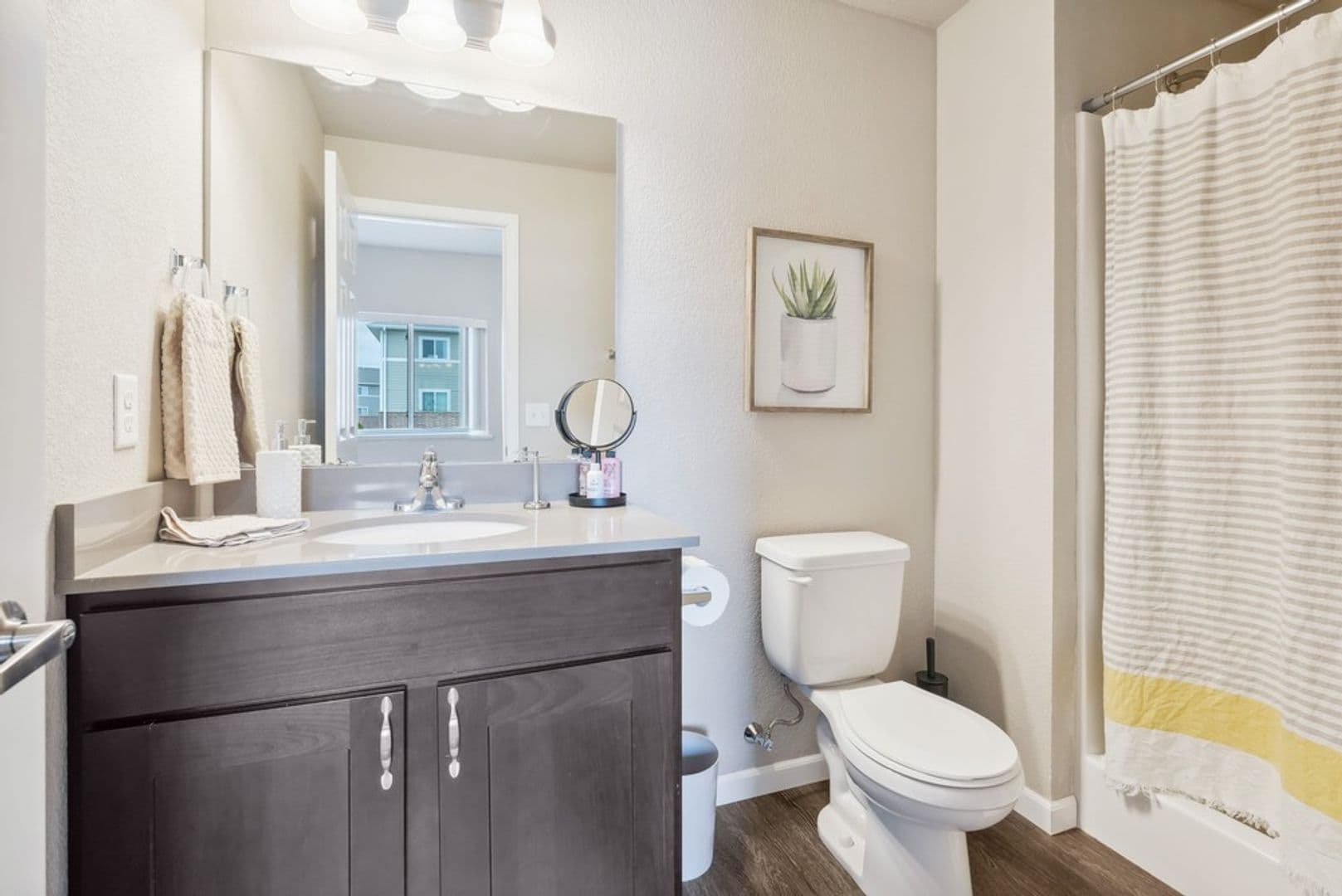 Cedar Falls Apartment: 1003 Bluegrass Cir
