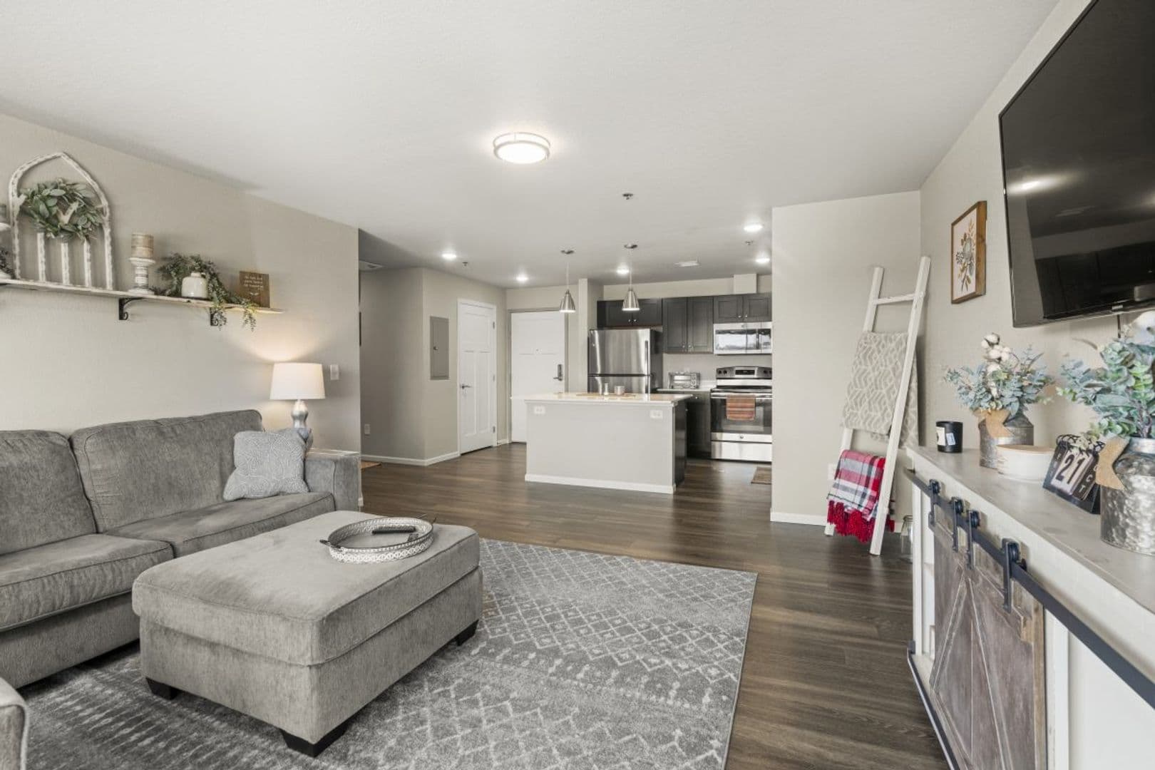 Waterloo Apartment: 45 W Jefferson Street