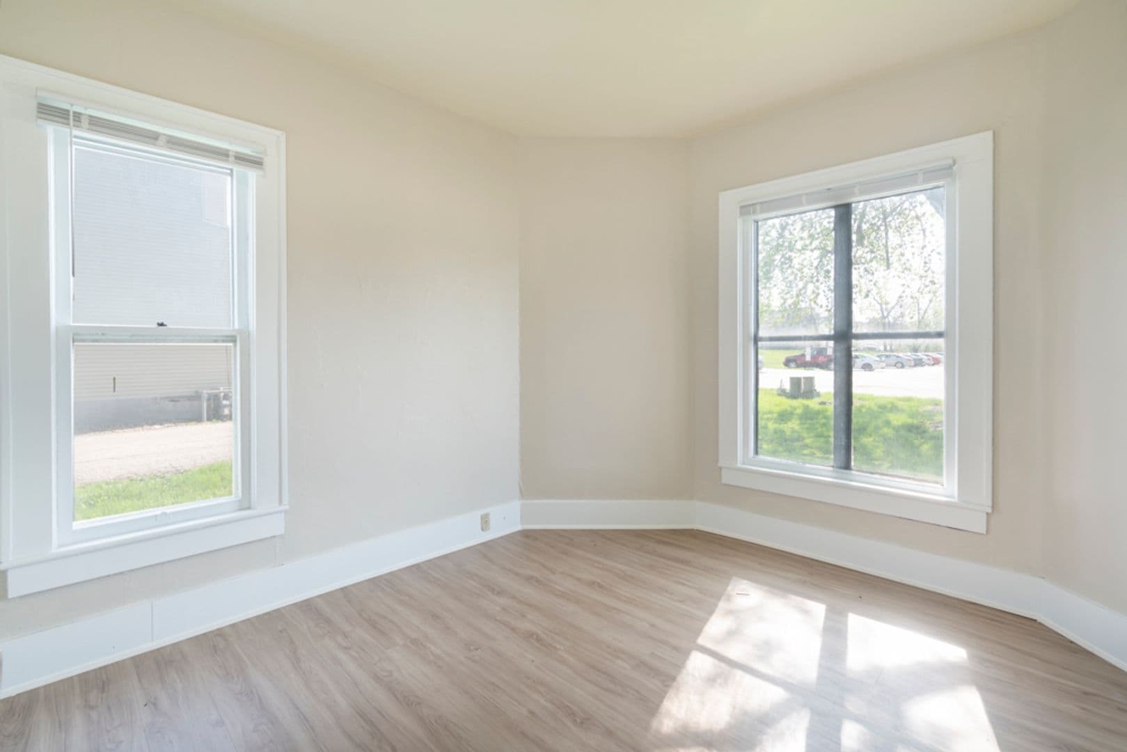 Cedar Falls Apartment: 2110 College St