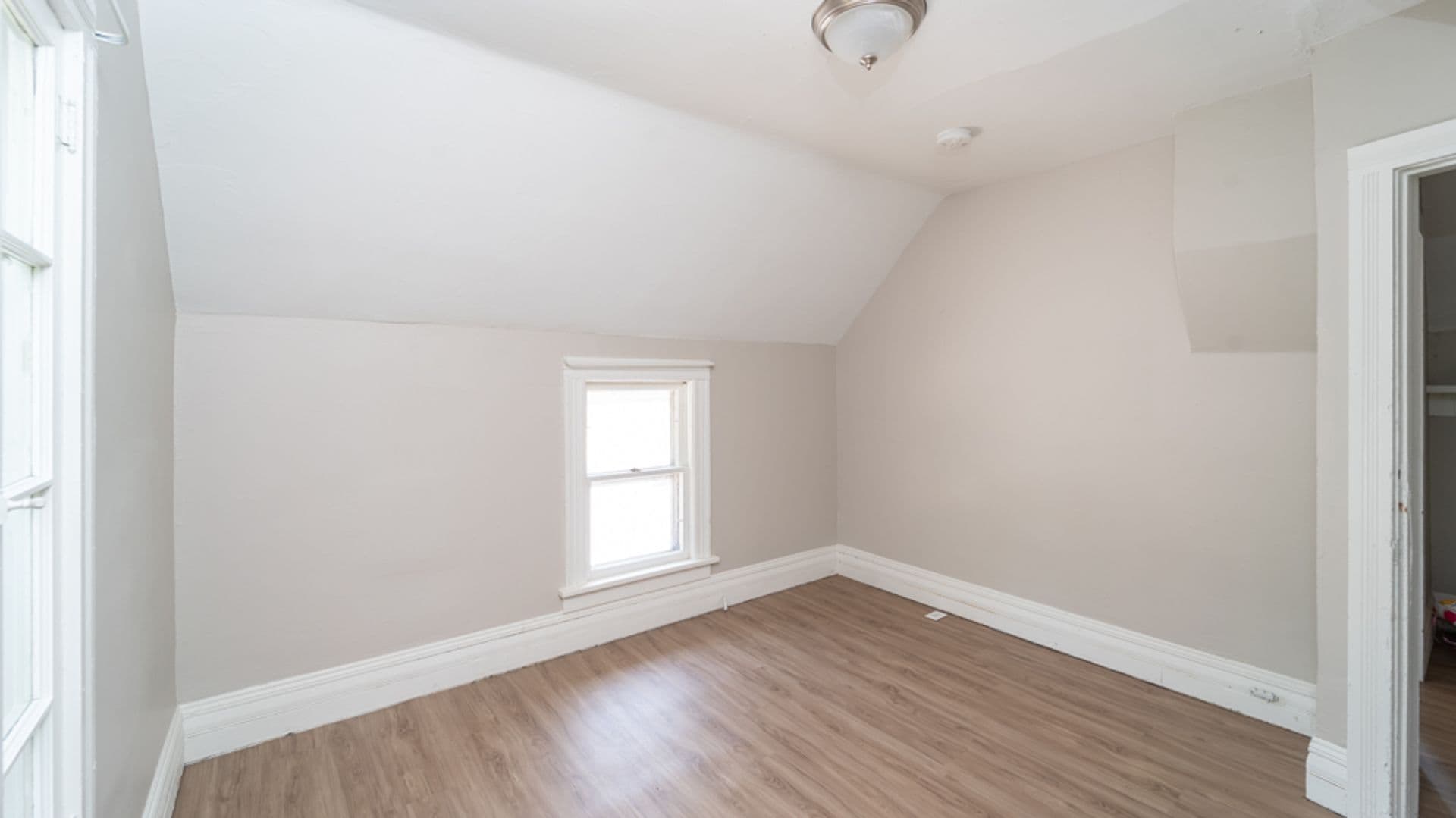 Cedar Falls House: 1322 Walnut St
