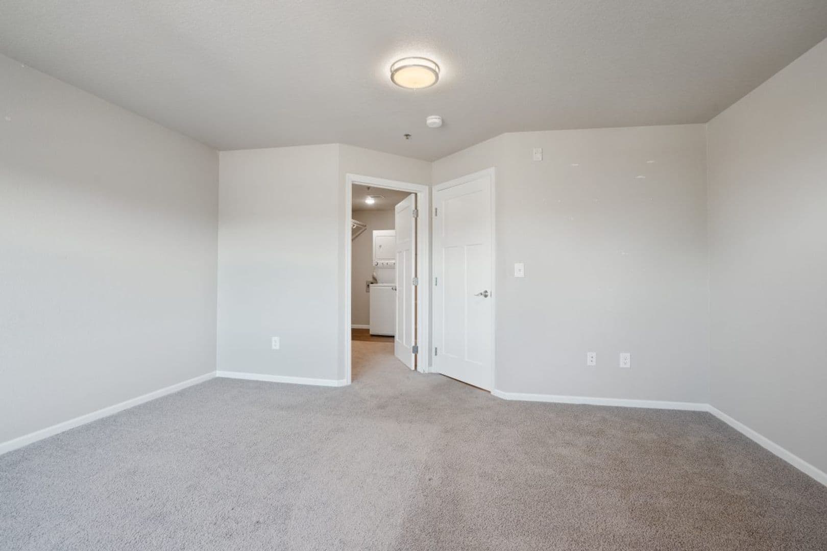 Waterloo Apartment: 45 W Jefferson Street