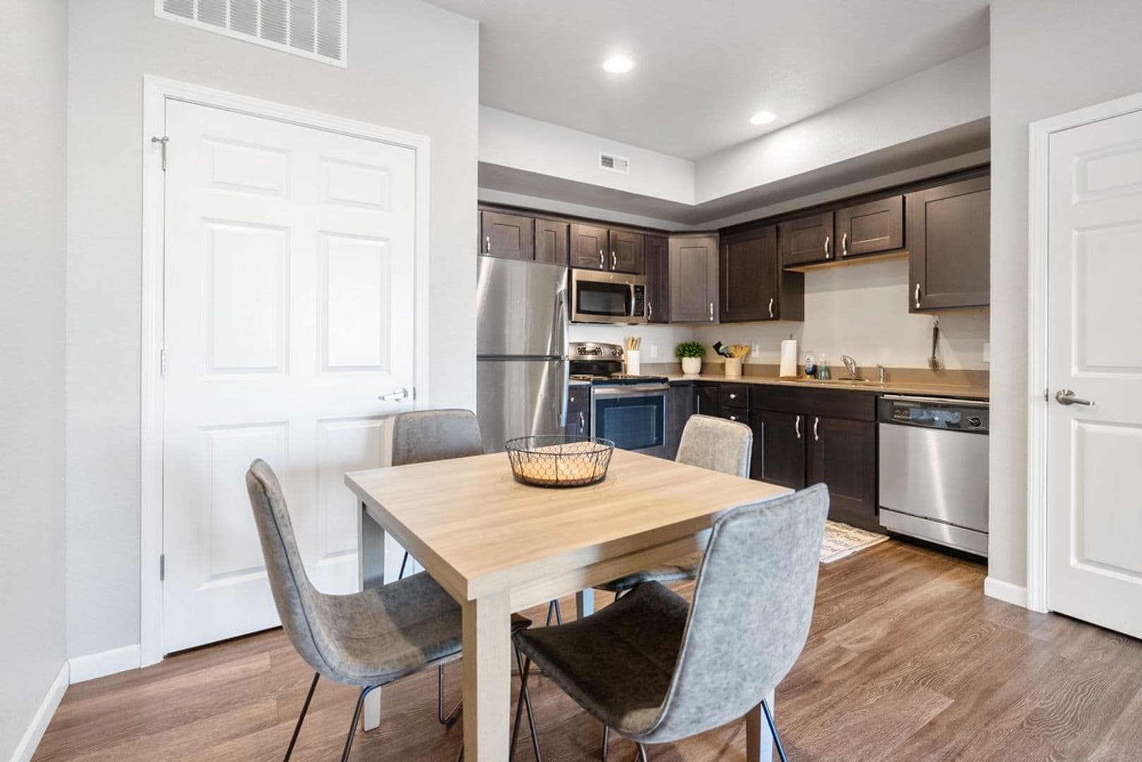 Cedar Falls Apartment: 1003 Bluegrass Cir