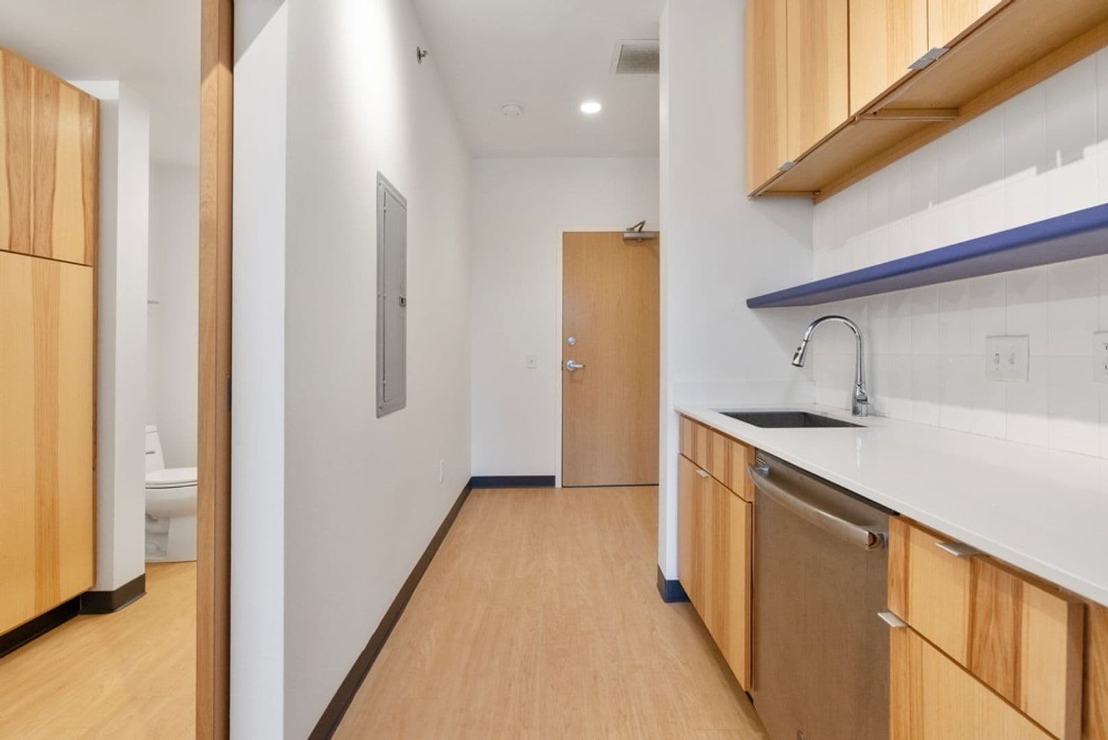 Cedar Falls Apartment: 100 E 2nd St
