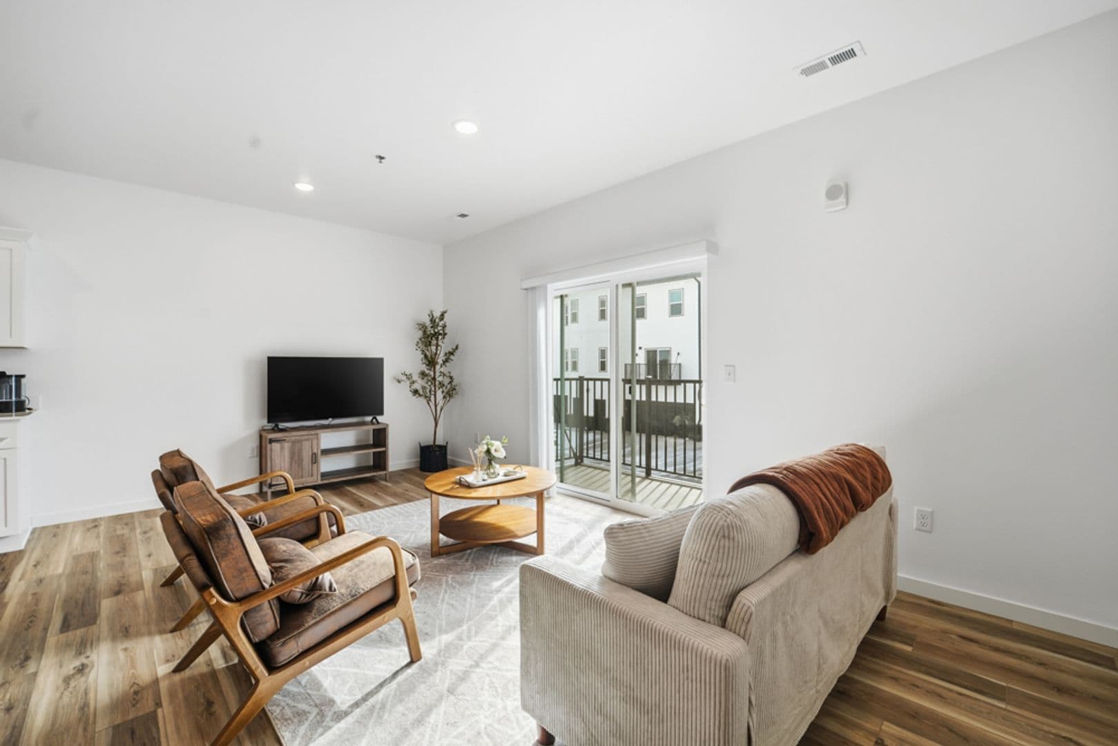 Cedar Falls Apartment: 402 Fast Ln