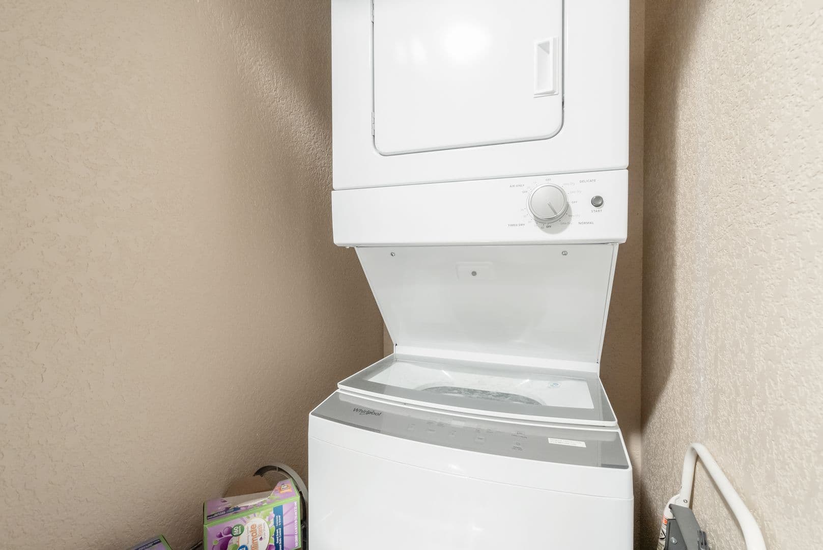 Cedar Falls Apartment: 2215 College St