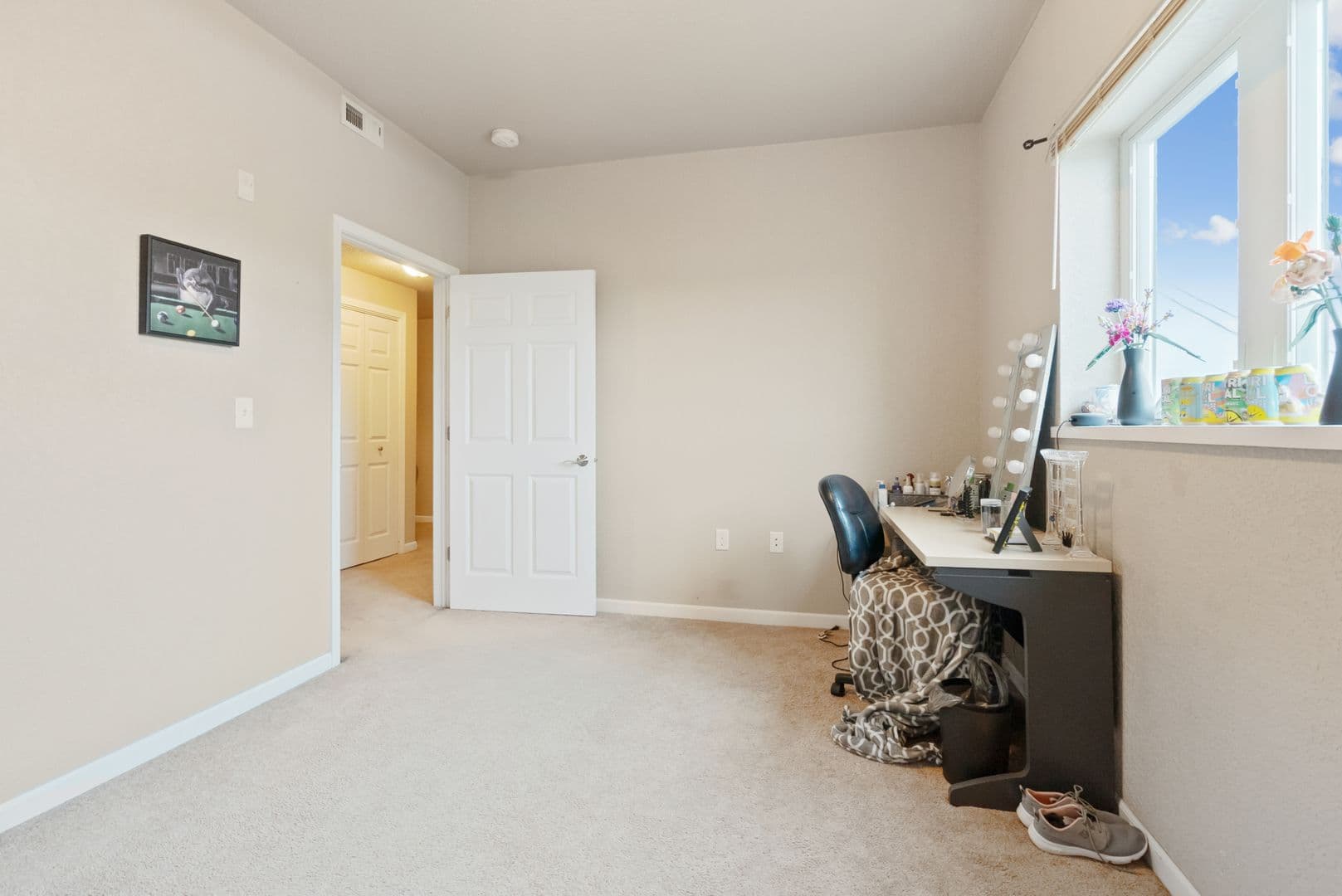 Cedar Falls Apartment: 2215 College St
