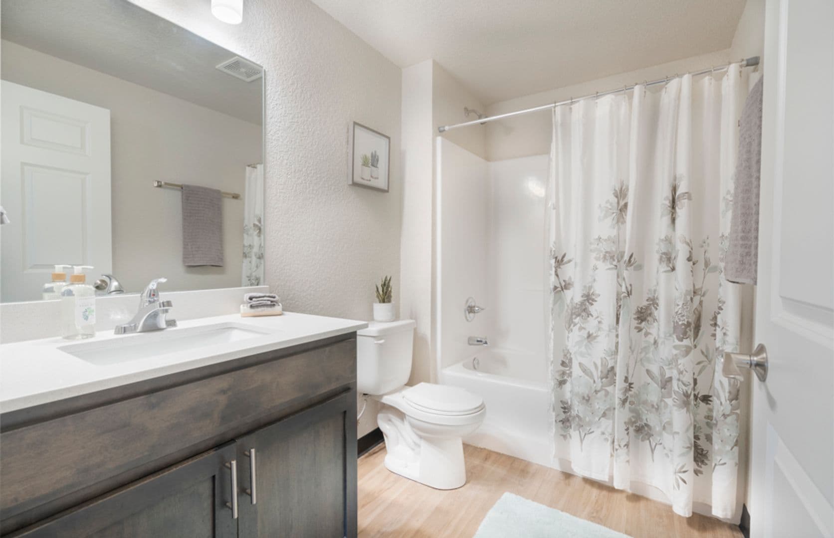 Independence Apartment: 505 Enterprise Ct