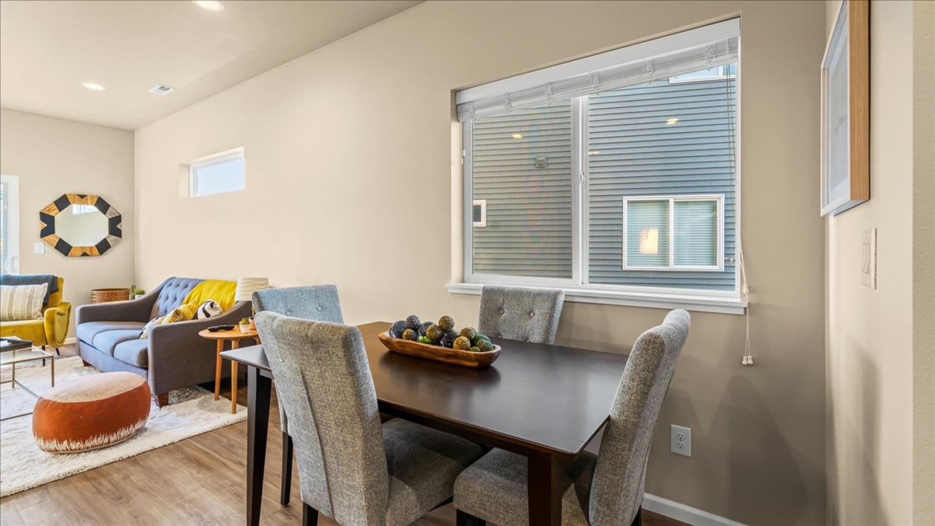 Waterloo Townhome: 105-187 Harvey Dr