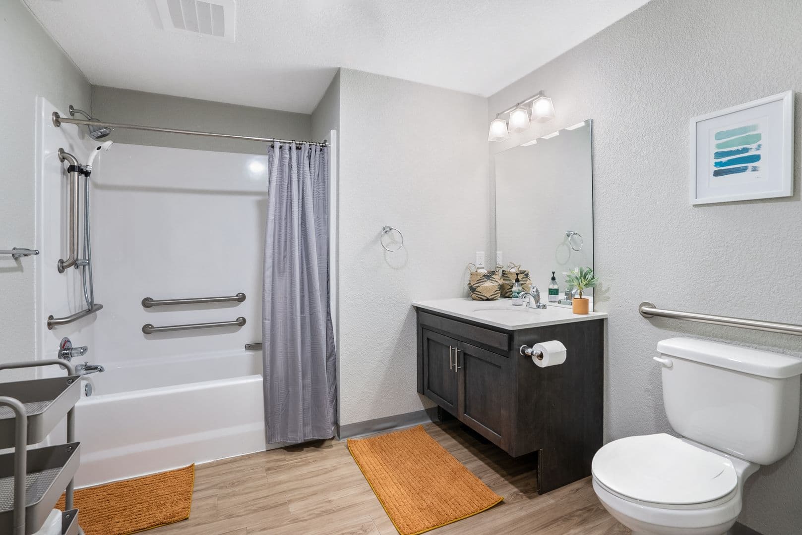 Cedar Falls Apartment: 200 W 1st St