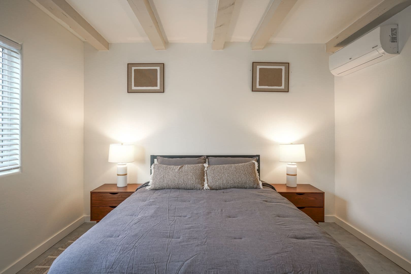 Albuquerque Apartment: 11930 Menaul BLVD NE