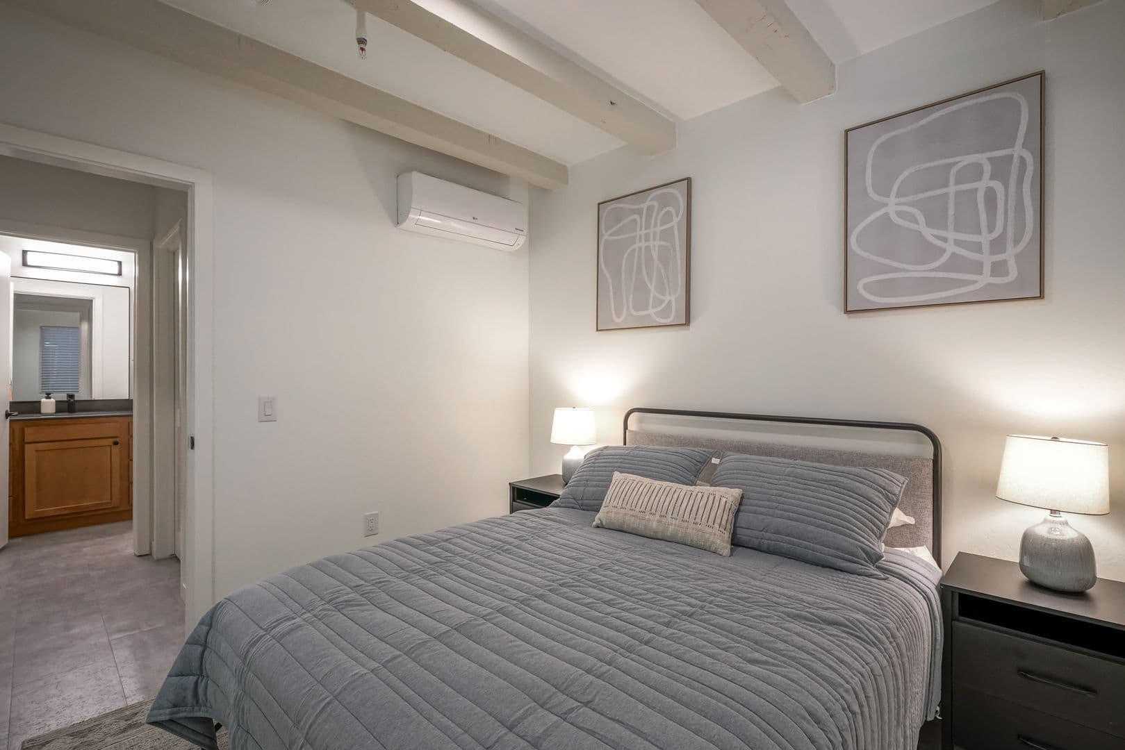 Albuquerque Apartment: 11930 Menaul BLVD NE