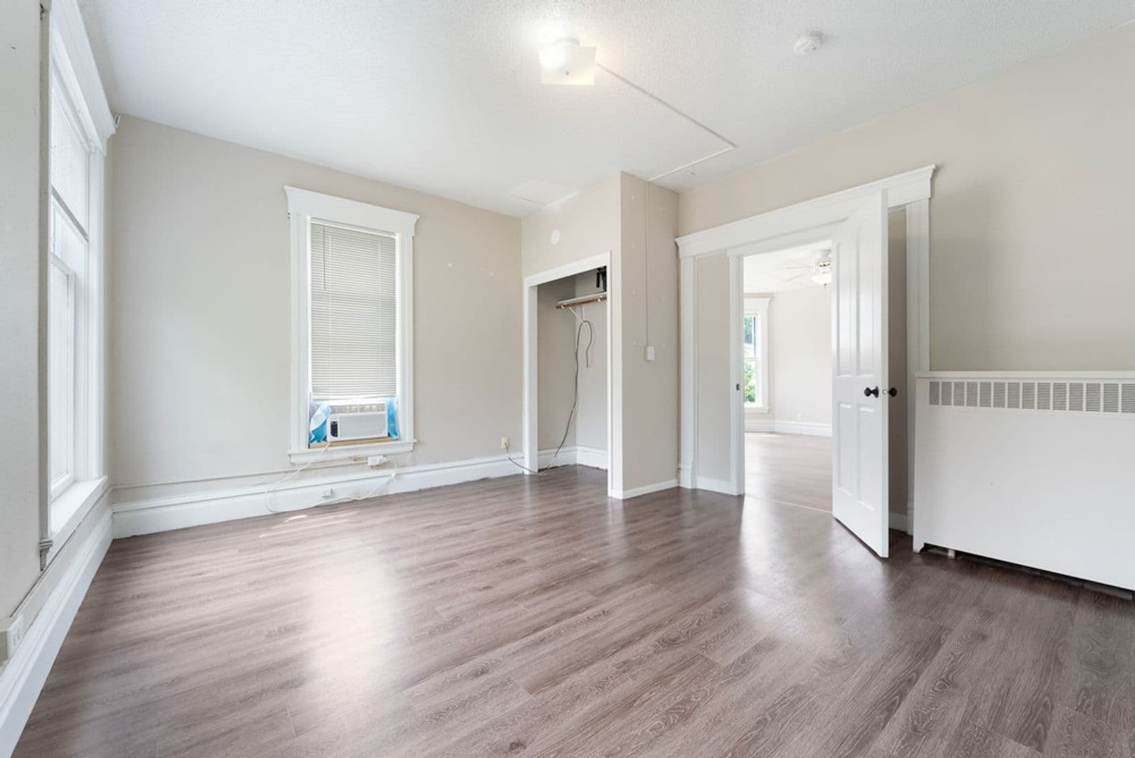 Cedar Falls Apartment: 1103 Main St