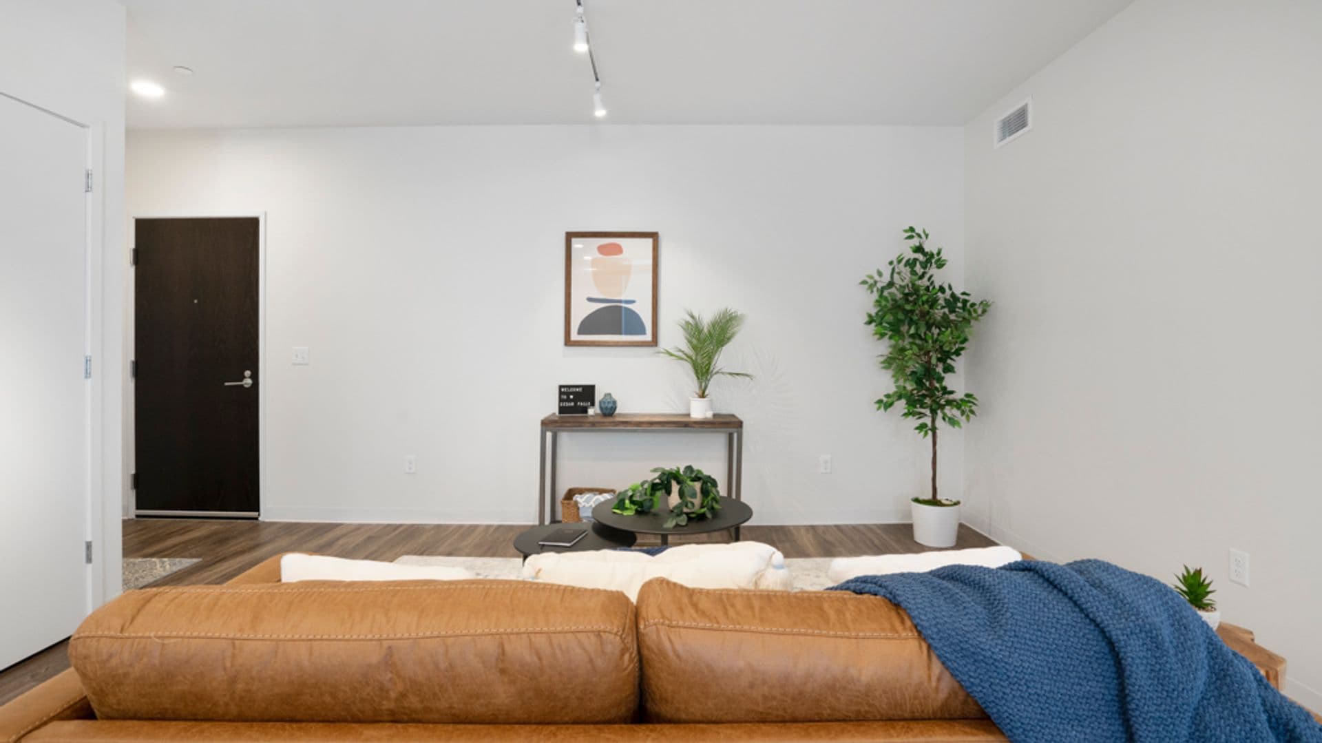 Cedar Falls Apartment: 825 Bluegrass Cir