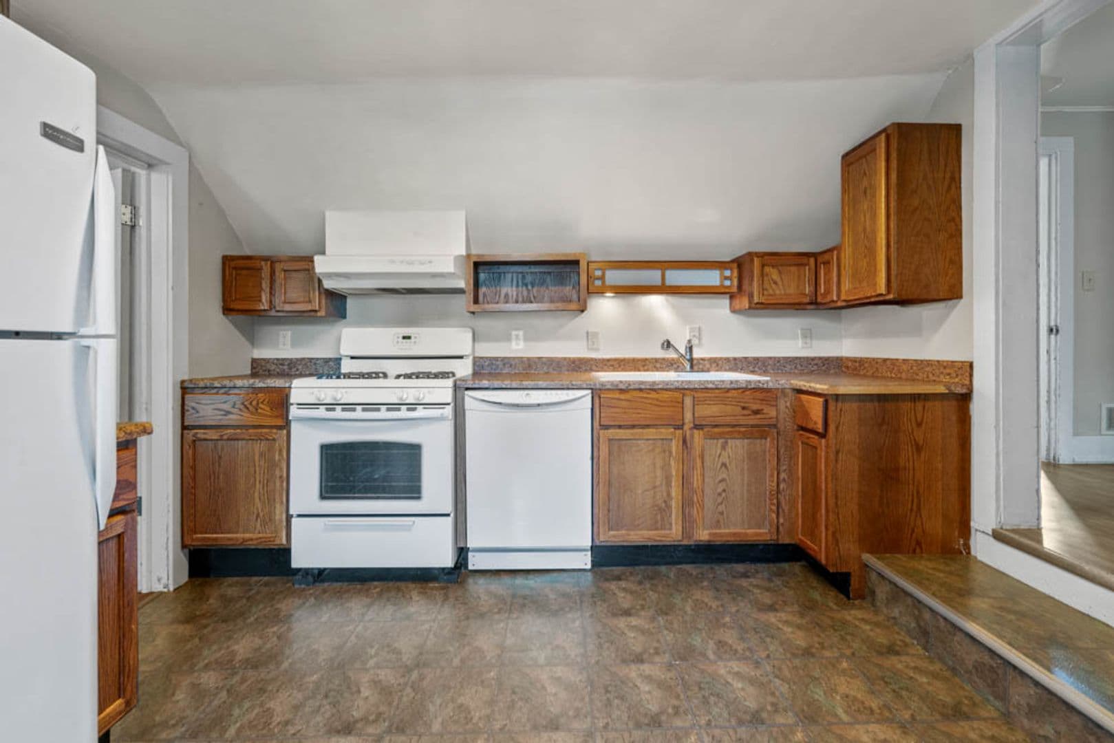 Cedar Falls Multiplex: 904 1/2 Clay Street