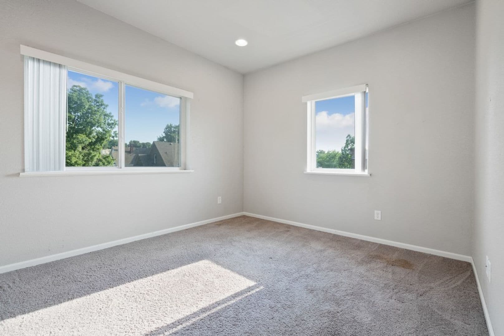 Cedar Falls Apartment: 2019 Olive St