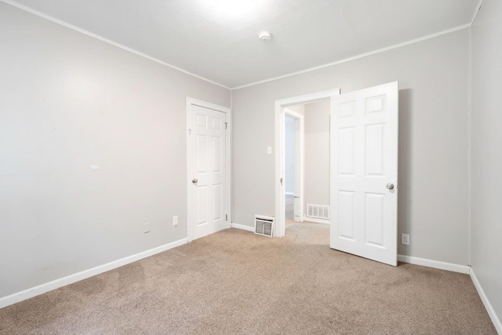 Cedar Falls House: 1604 Olive St