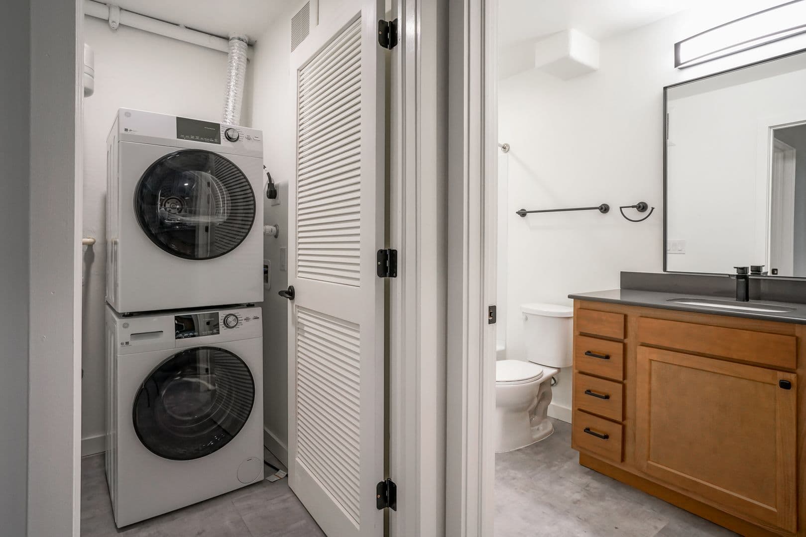 Albuquerque Apartment: 11930 Menaul BLVD NE