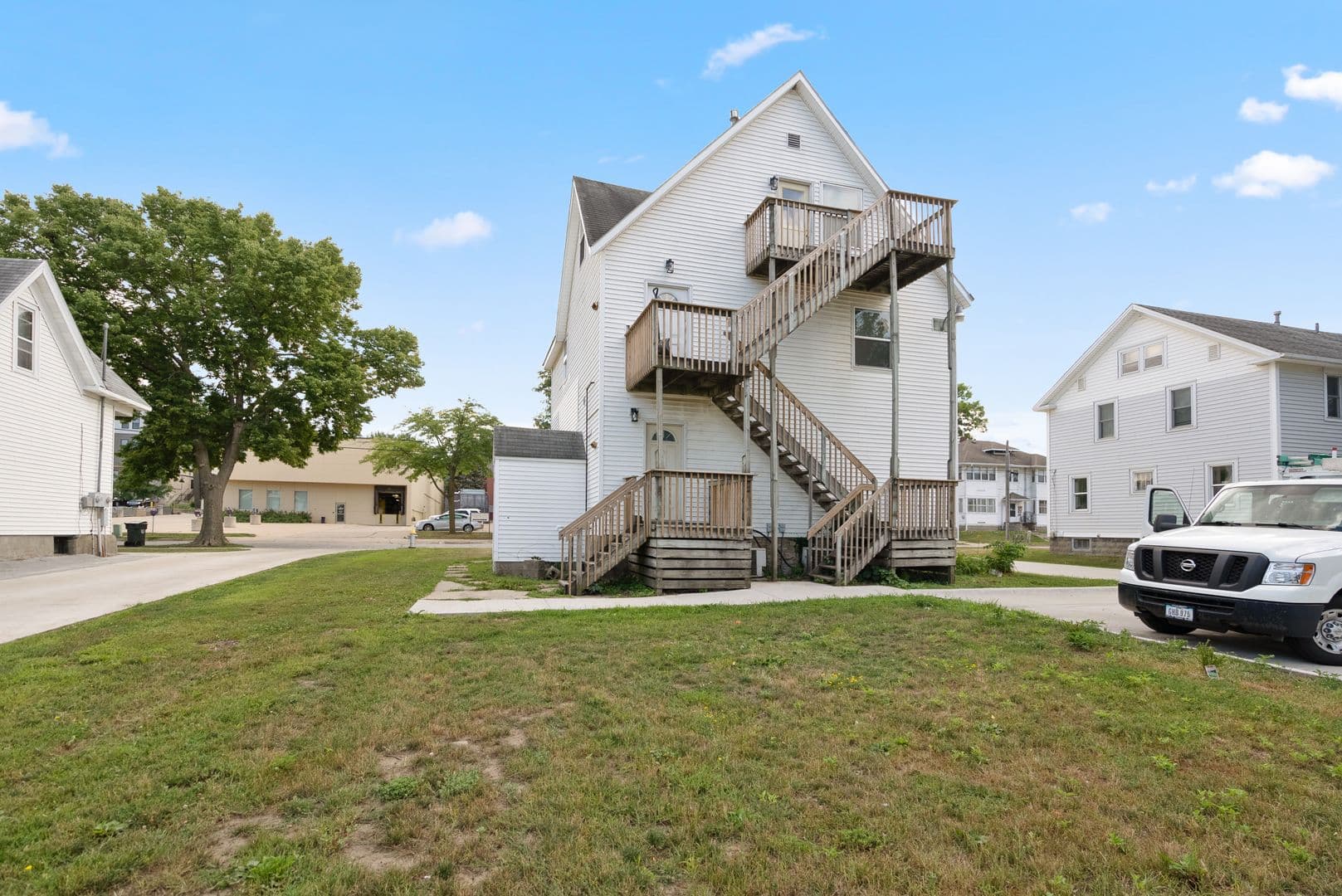 Cedar Falls Apartment: 1015 W 22nd St