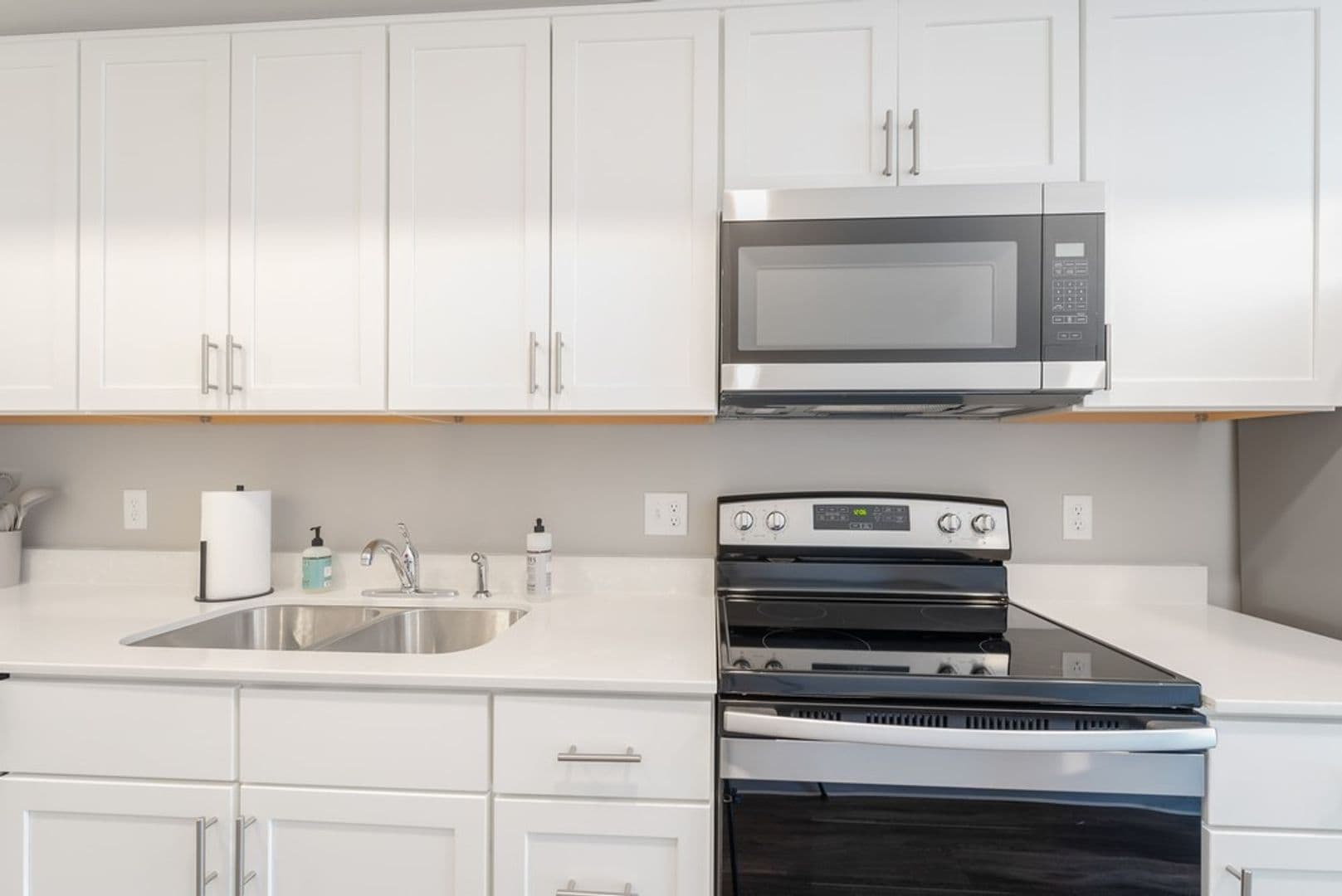 Cedar Falls Apartment: 825 Bluegrass Cir