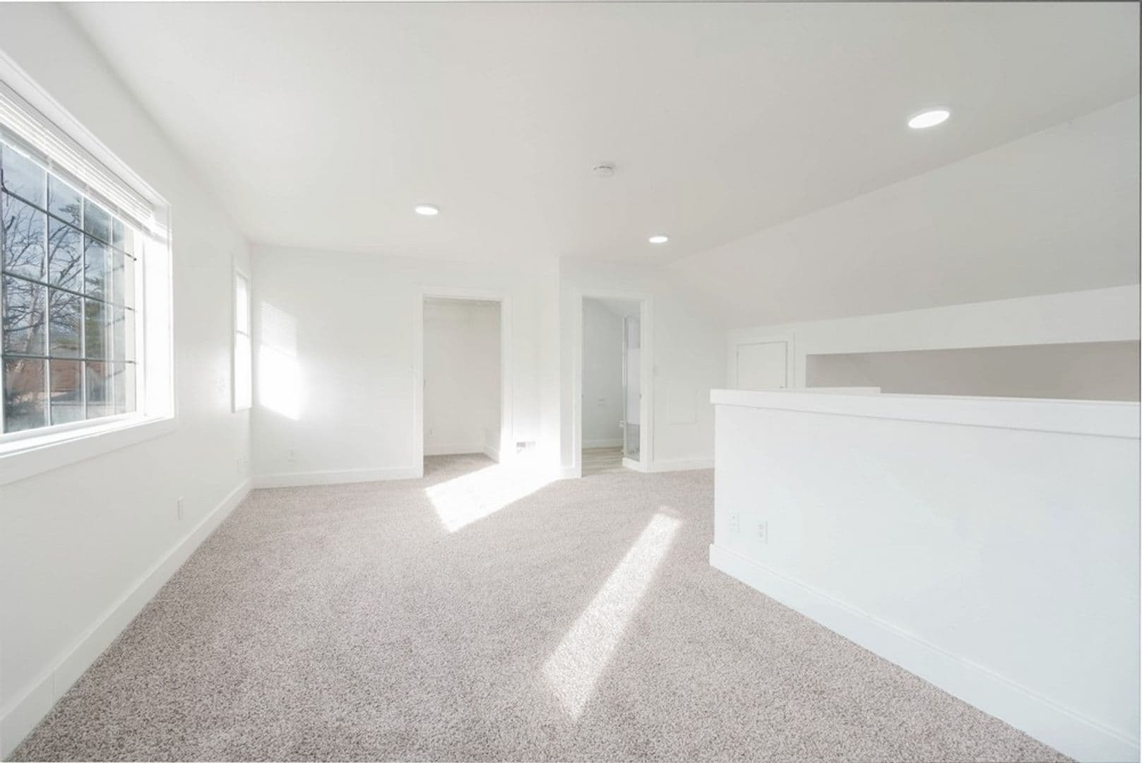 Cedar Falls House: 2303 Main St
