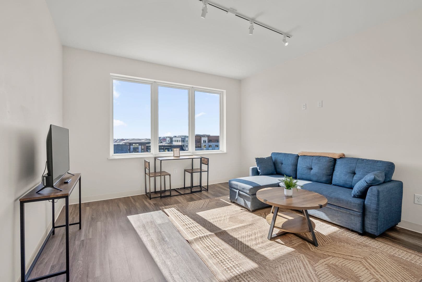 Cedar Falls Apartment: 825 Bluegrass Cir