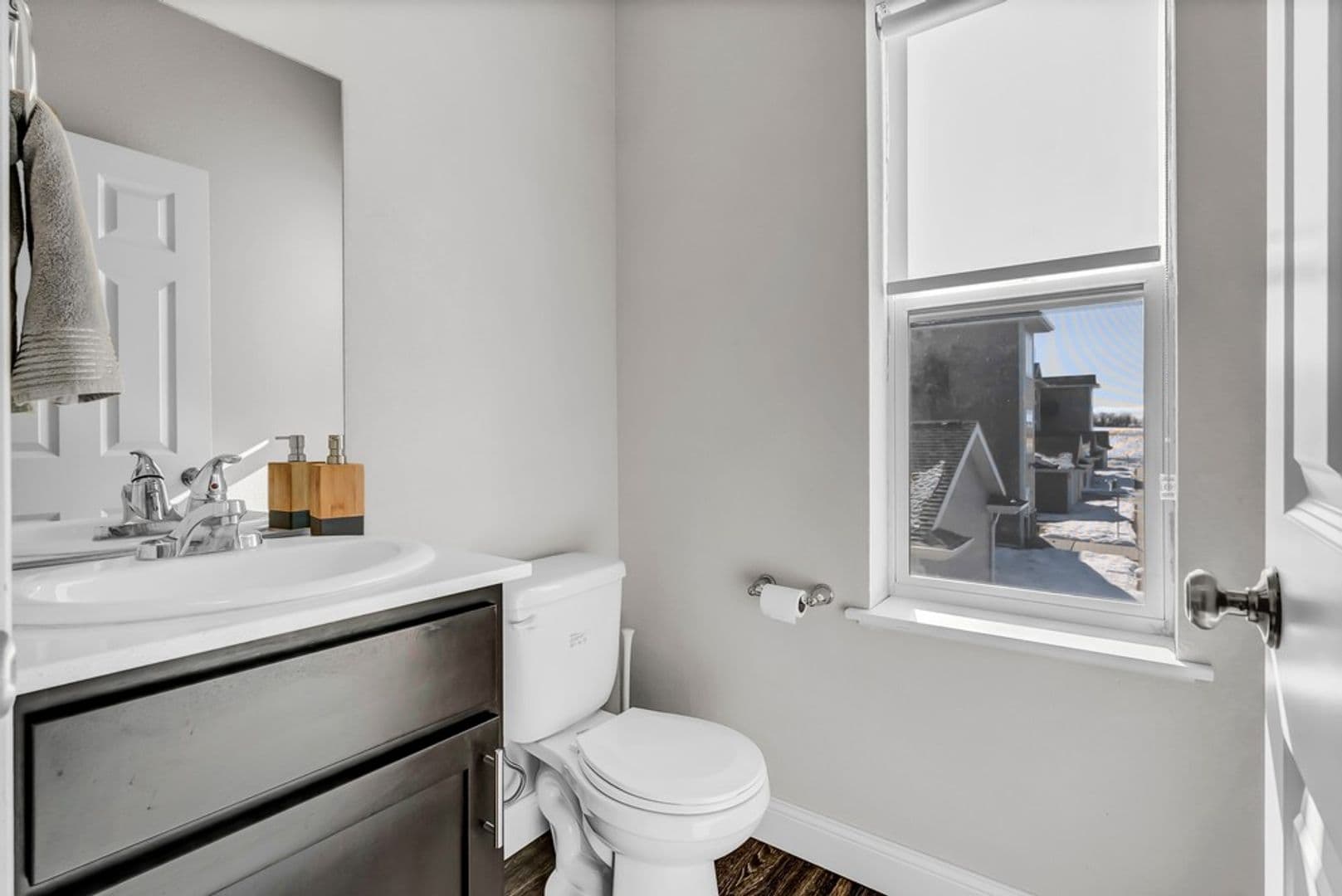 Waverly Apartment: 2103 4th Street SW