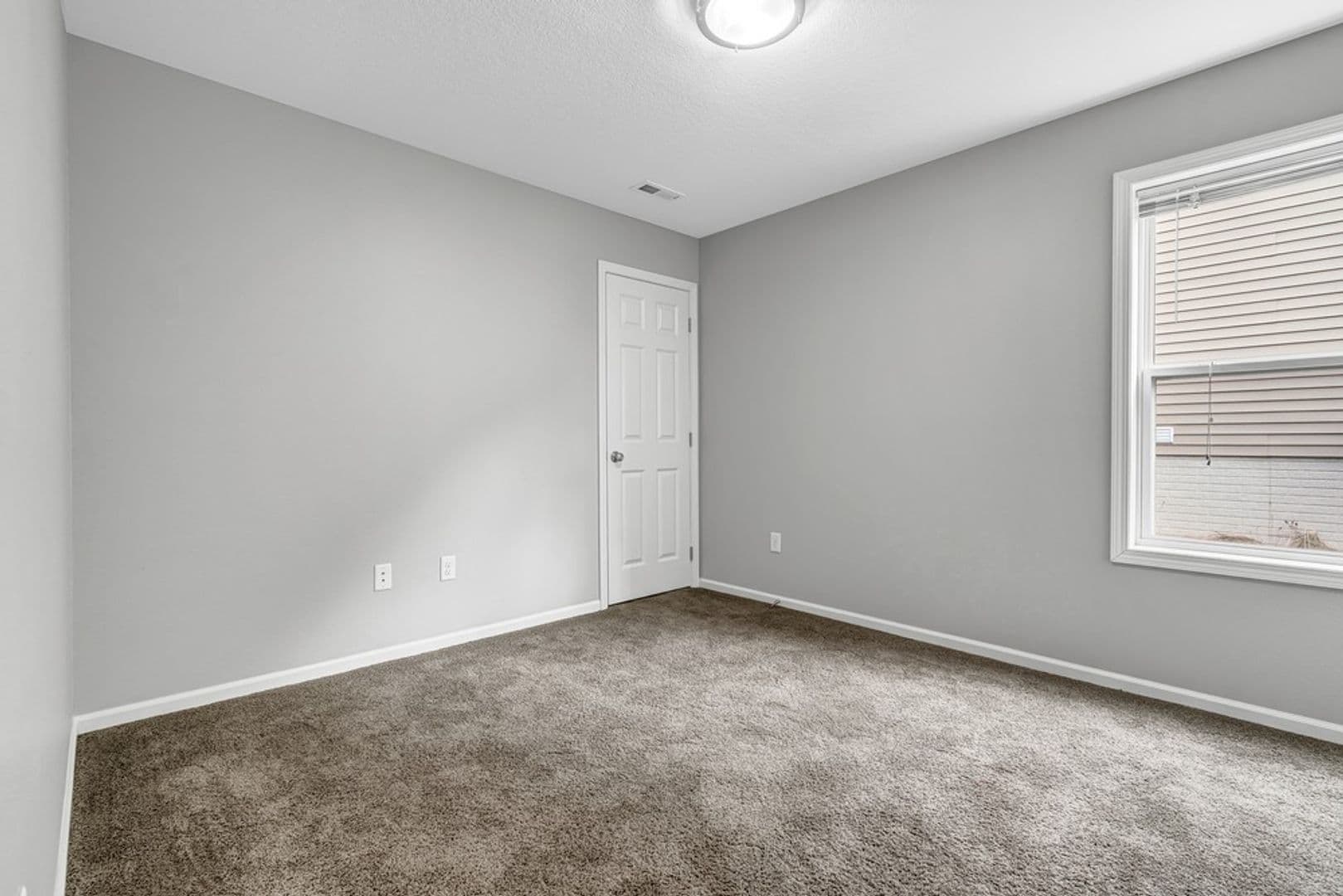 Waterloo House: 5814 Summerland Dr