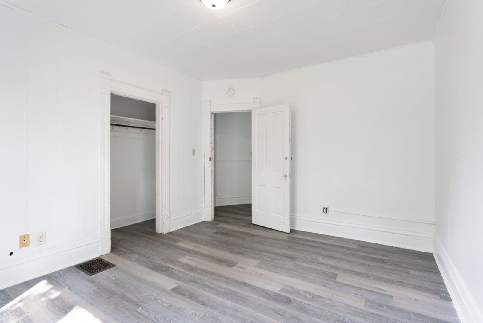 Cedar Falls Apartment: 2314 Walnut St
