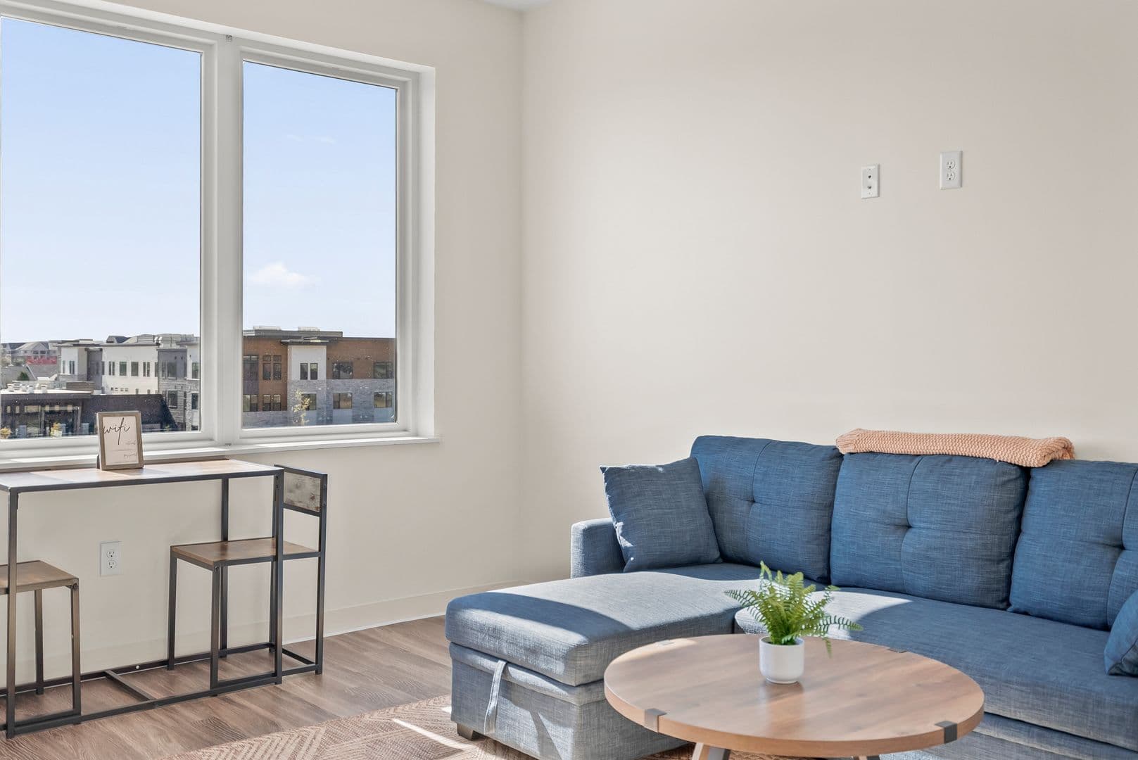 Cedar Falls Apartment: 825 Bluegrass Cir