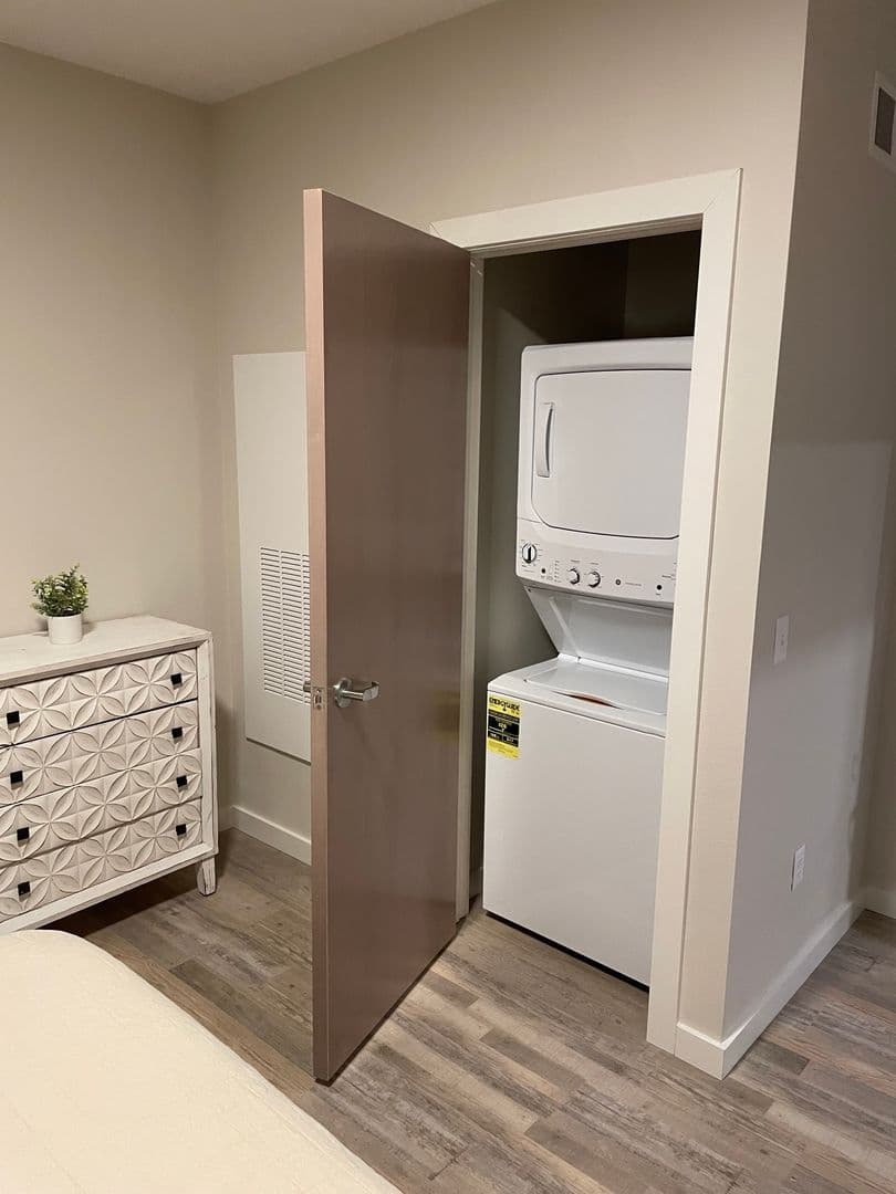 Decorah Apartment: 2336 Sweet Parkway Road
