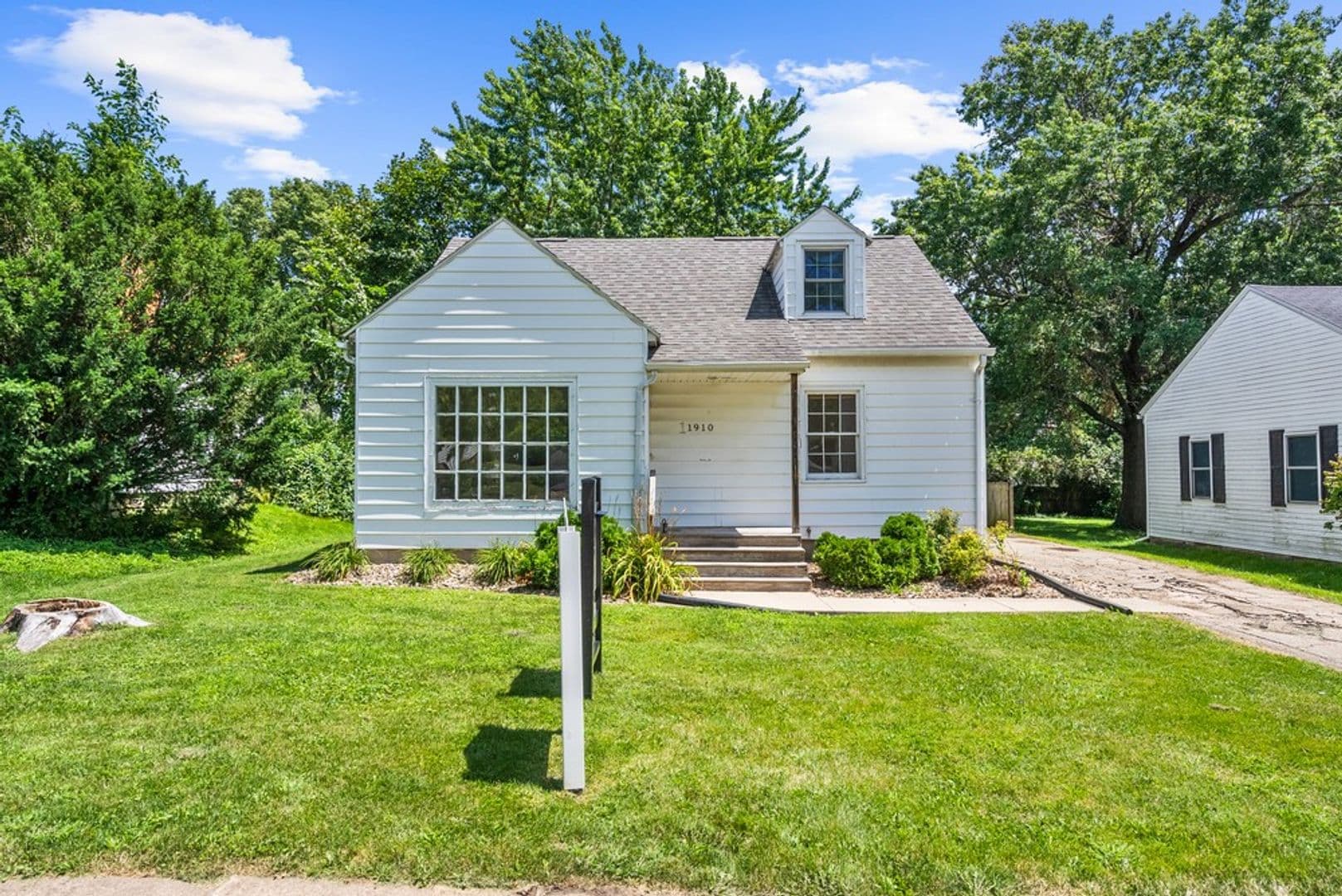 Cedar Falls House: 1910 Iowa St
