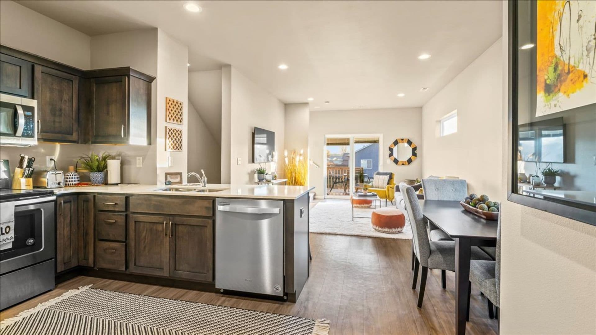 Waterloo Townhome: 105-187 Harvey Dr