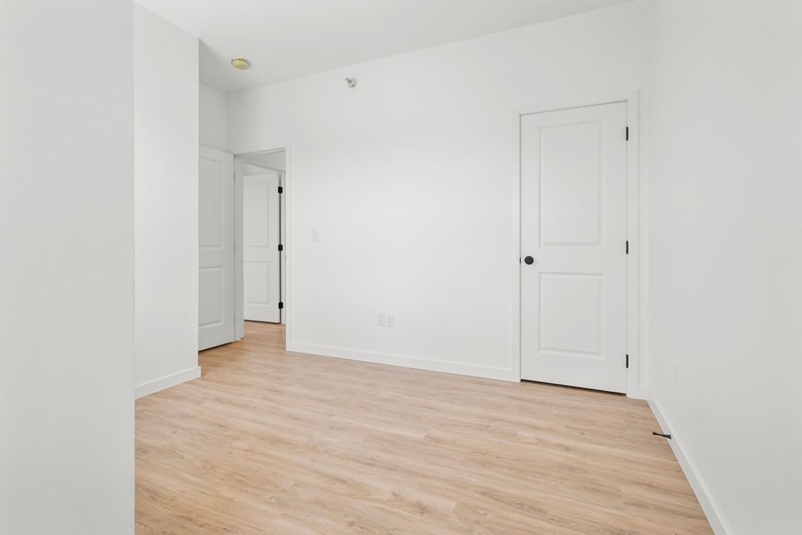 Garner Apartment: 895 W 8th St