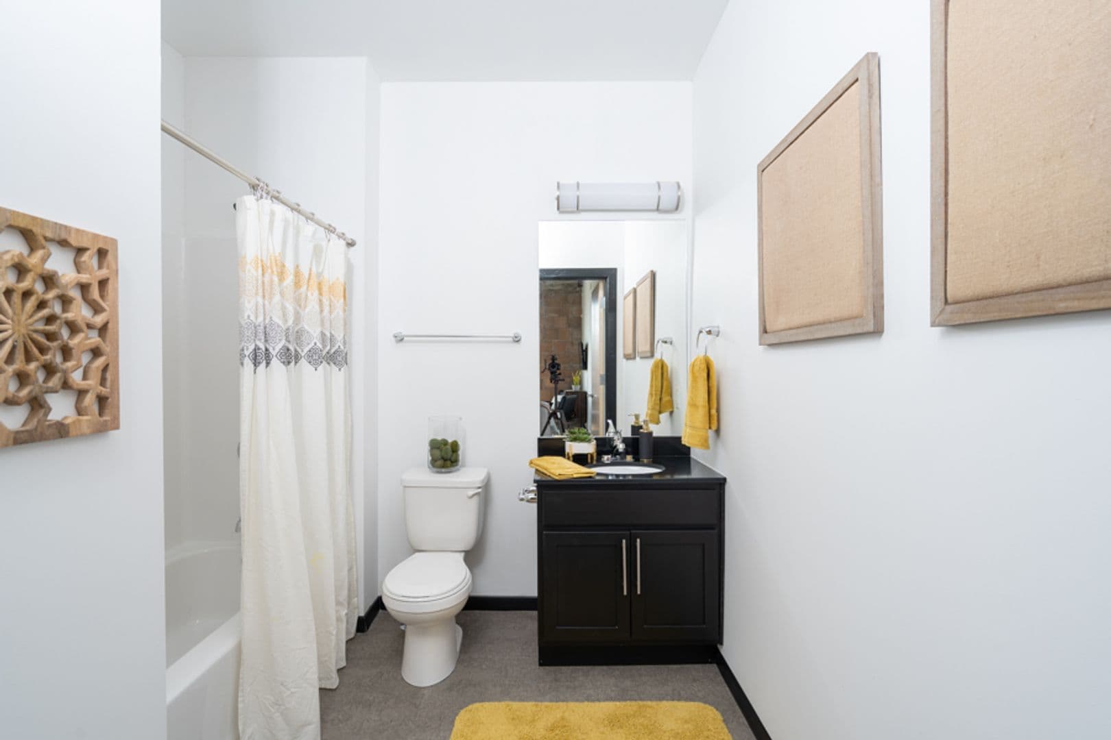 Waterloo Apartment: 325 E Park Avenue