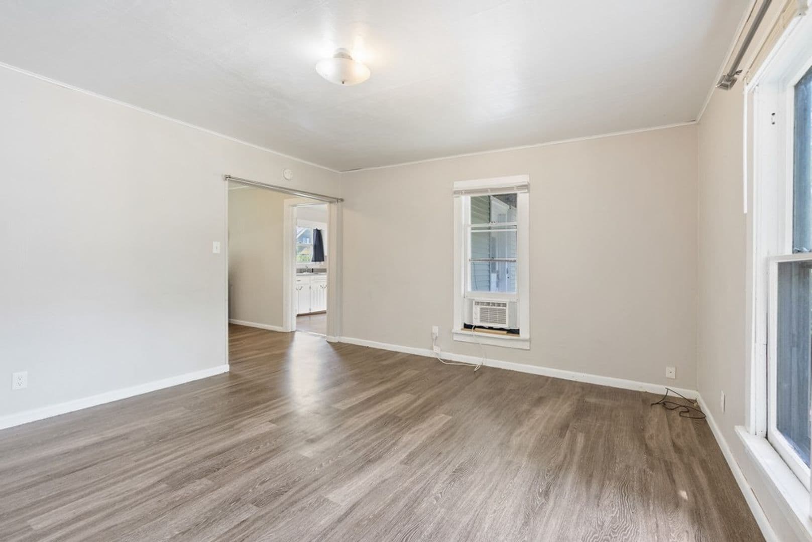 Cedar Falls Apartment: 1012 Clay St