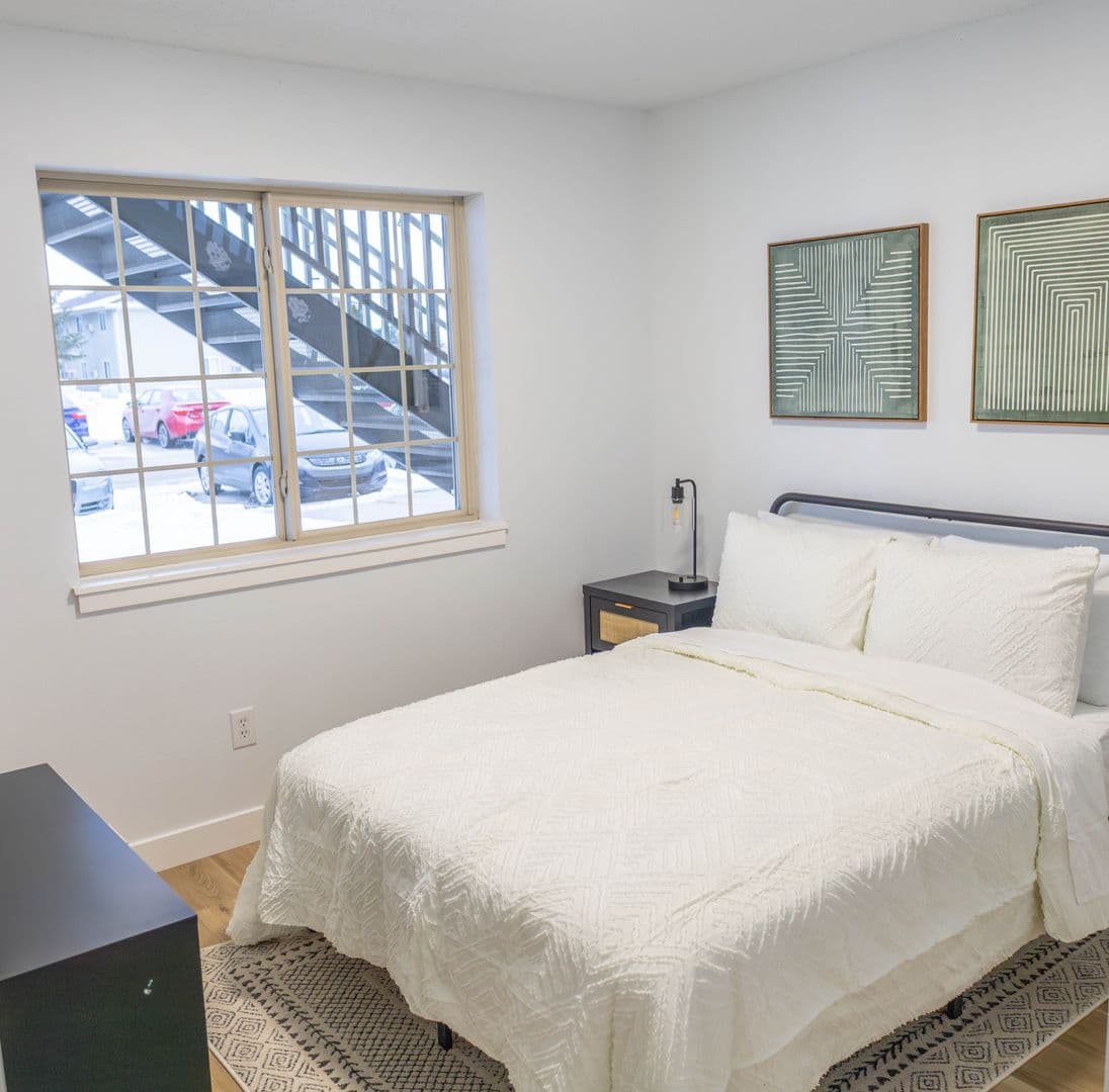 Waterloo Apartment: 6025 Donegal Cir
