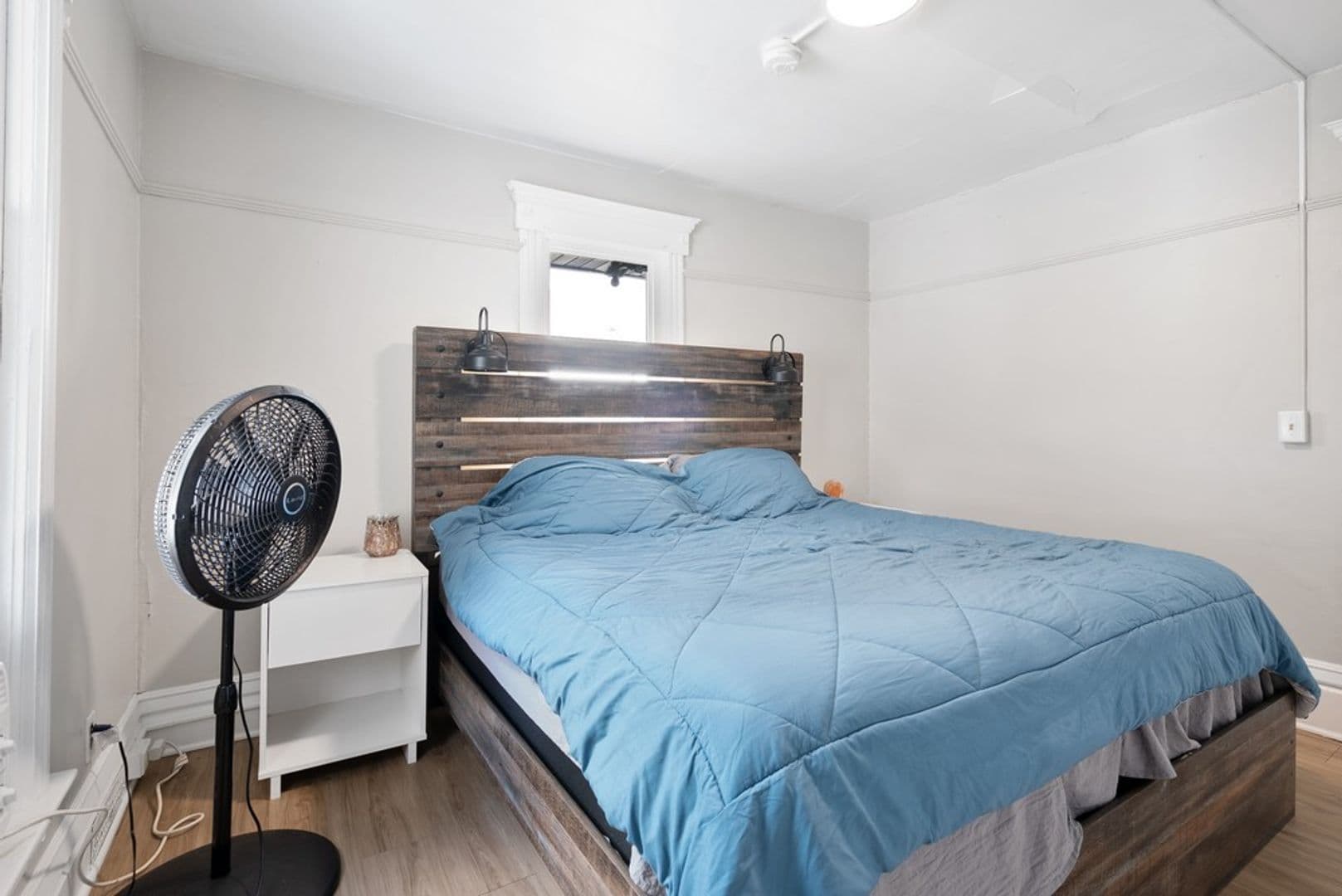 Cedar Falls Apartment: 2007 College St