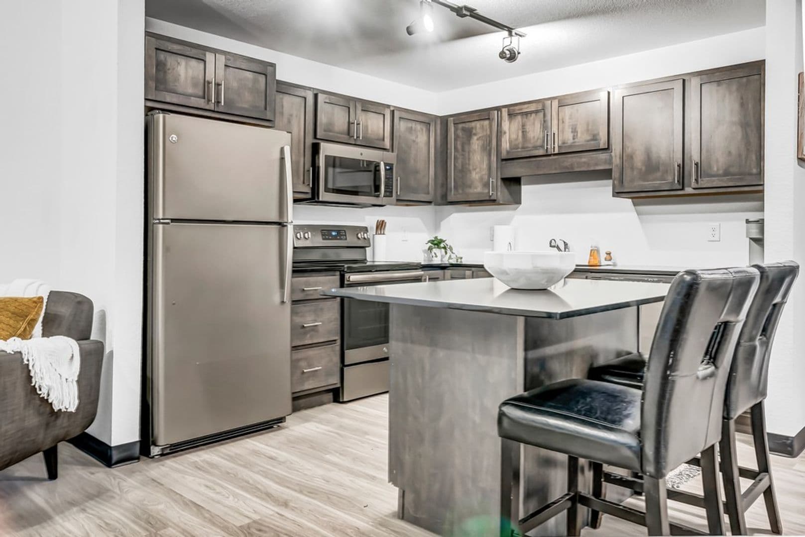 Waterloo Apartment: 21 W Jefferson Street