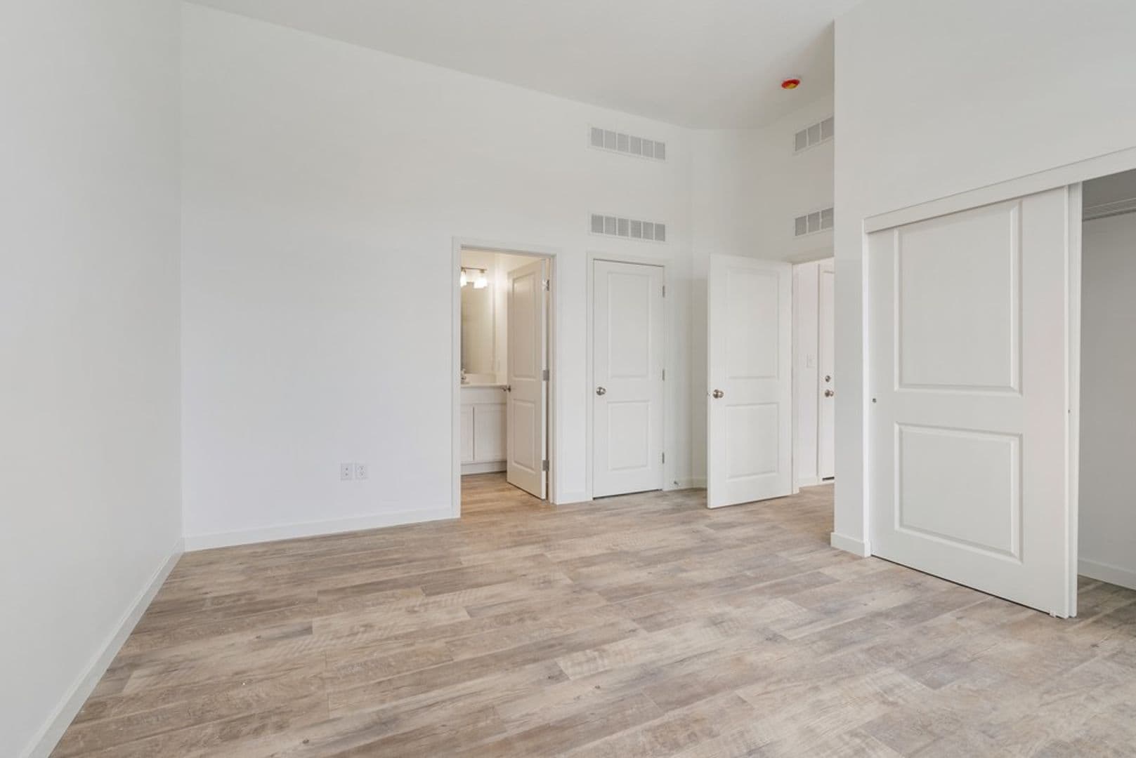Reinbeck Apartment: 402 Main Street
