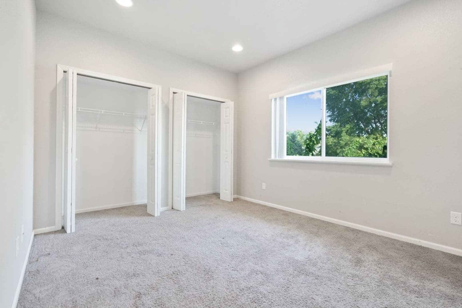 Cedar Falls Apartment: 2019 Olive St