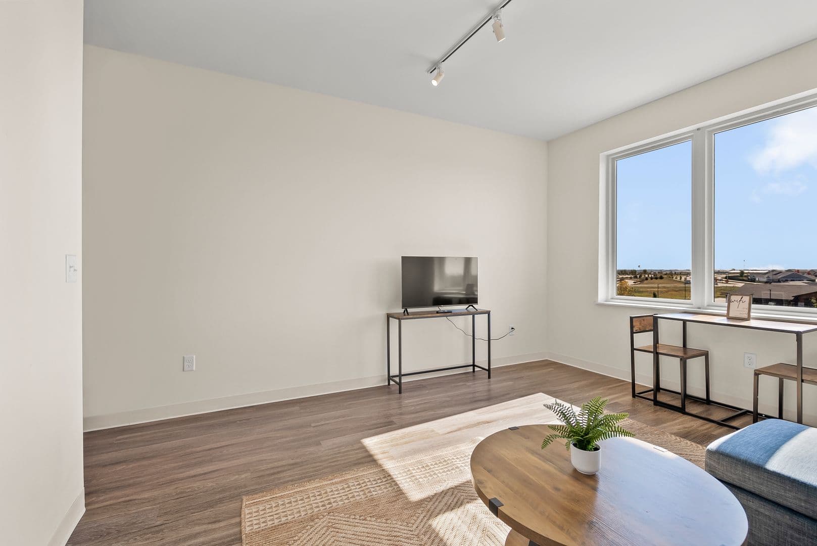Cedar Falls Apartment: 825 Bluegrass Cir
